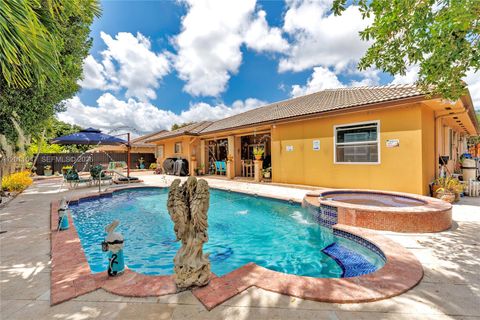 Tiny photo for 16037 NW 77th Pl, Miami Lakes, FL 33016 (MLS # A12011047)