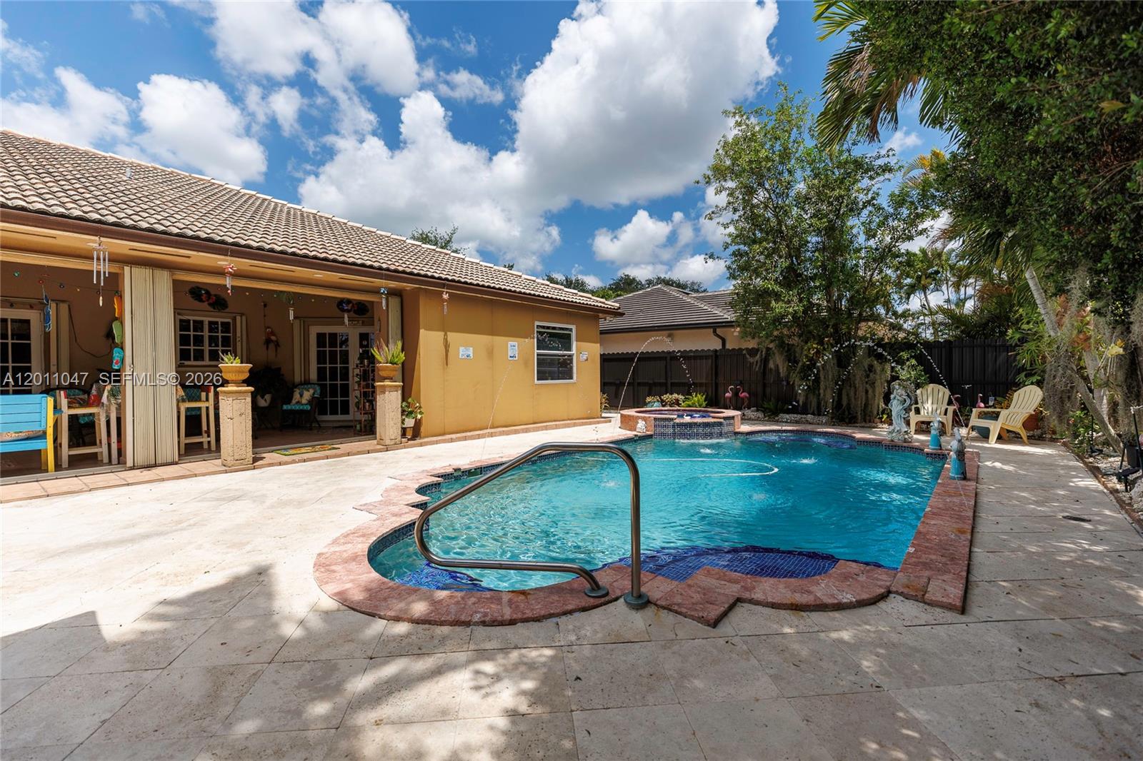 ROYAL LAKE ESTATES - Residential