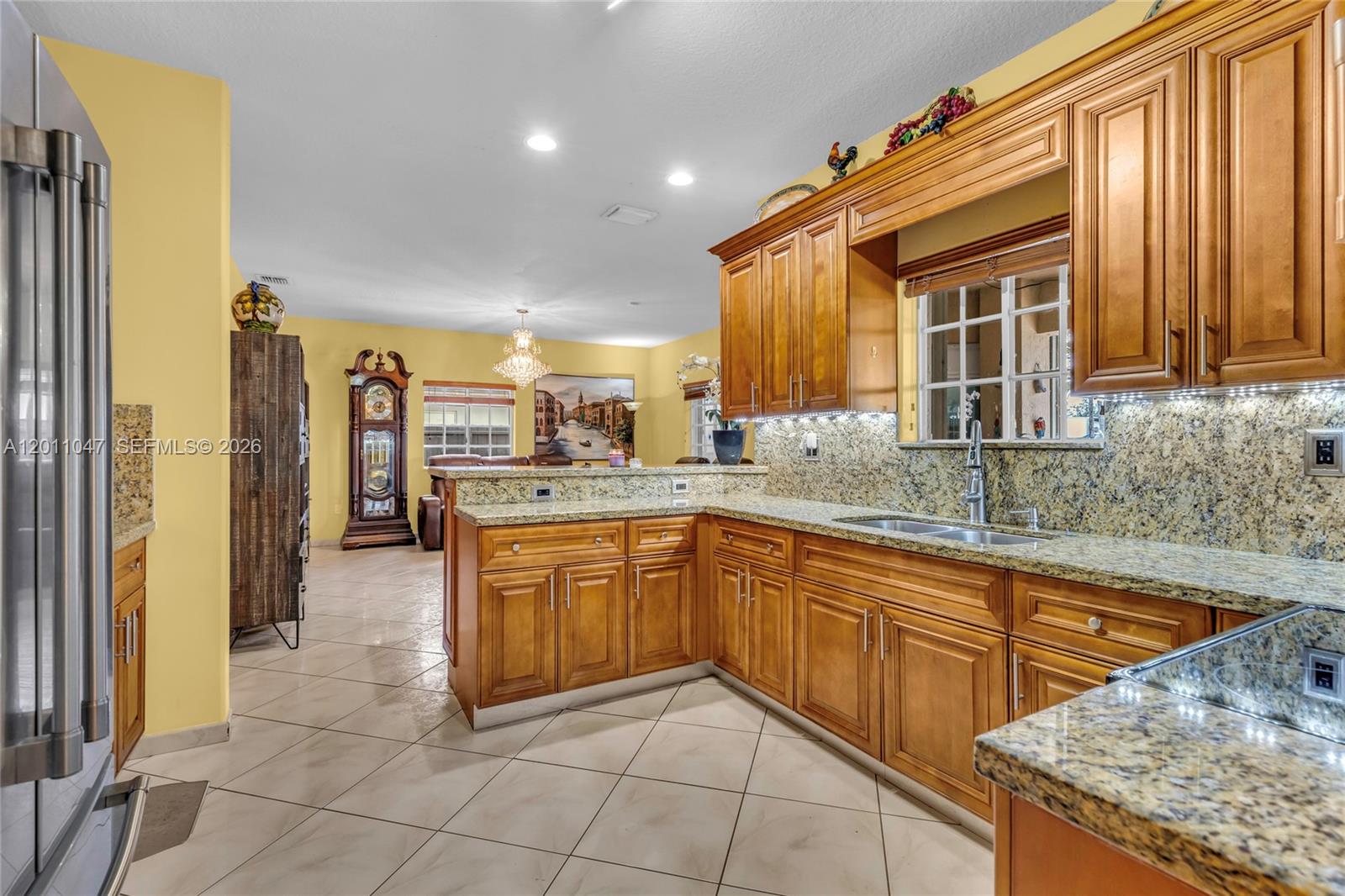 ROYAL LAKE ESTATES - Residential