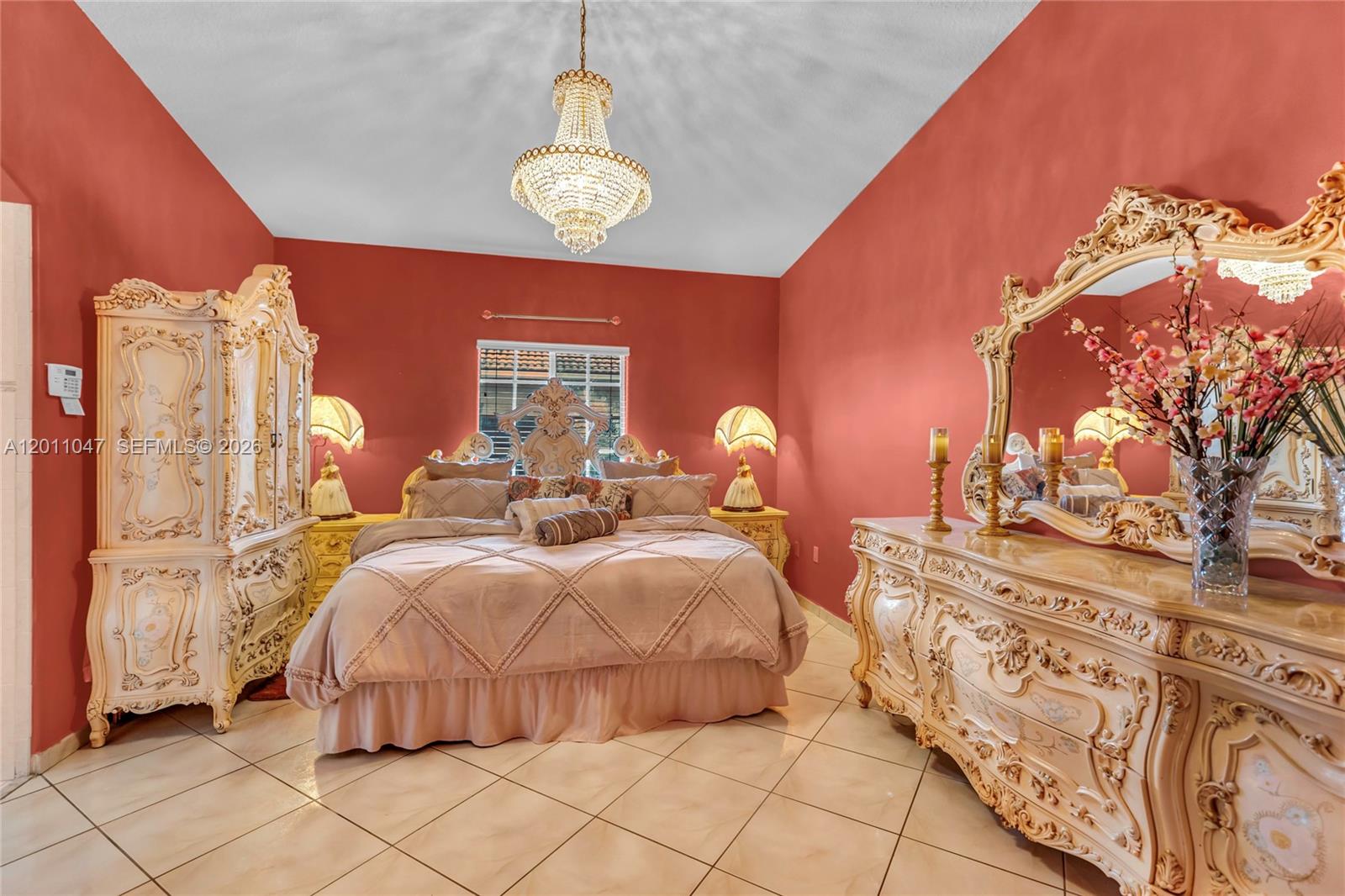 ROYAL LAKE ESTATES - Residential