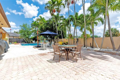 Tiny photo for 16037 NW 77th Pl, Miami Lakes, FL 33016 (MLS # A12011047)