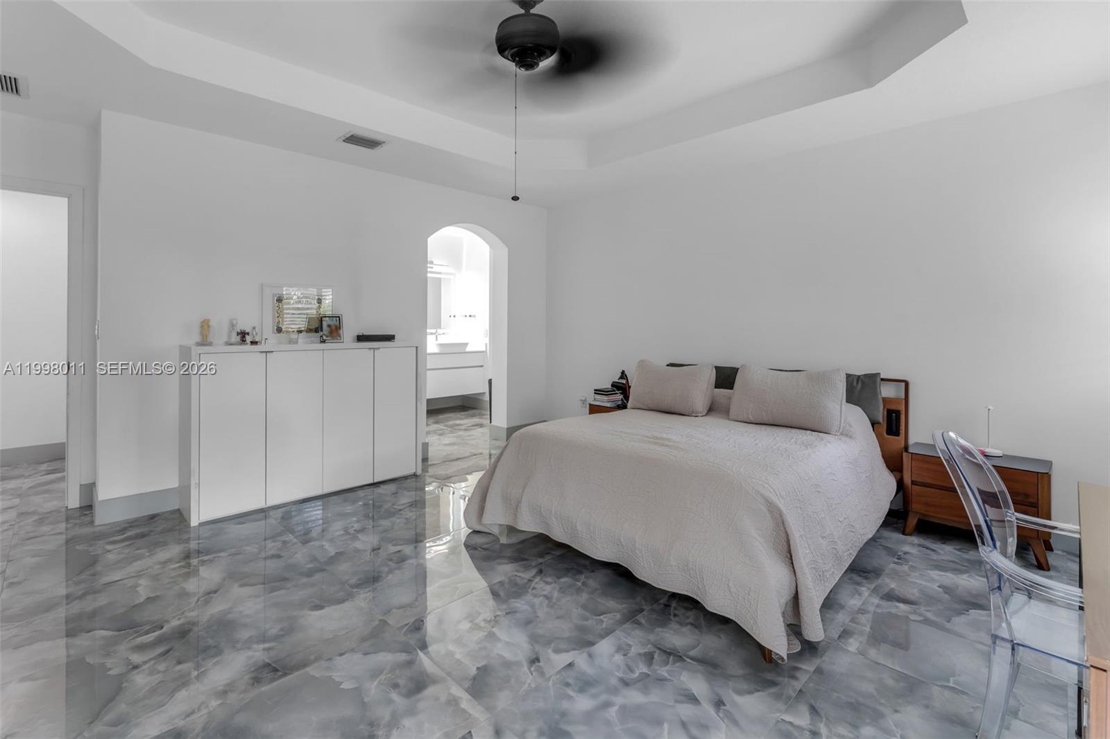 KARENERO FALLS - Residential