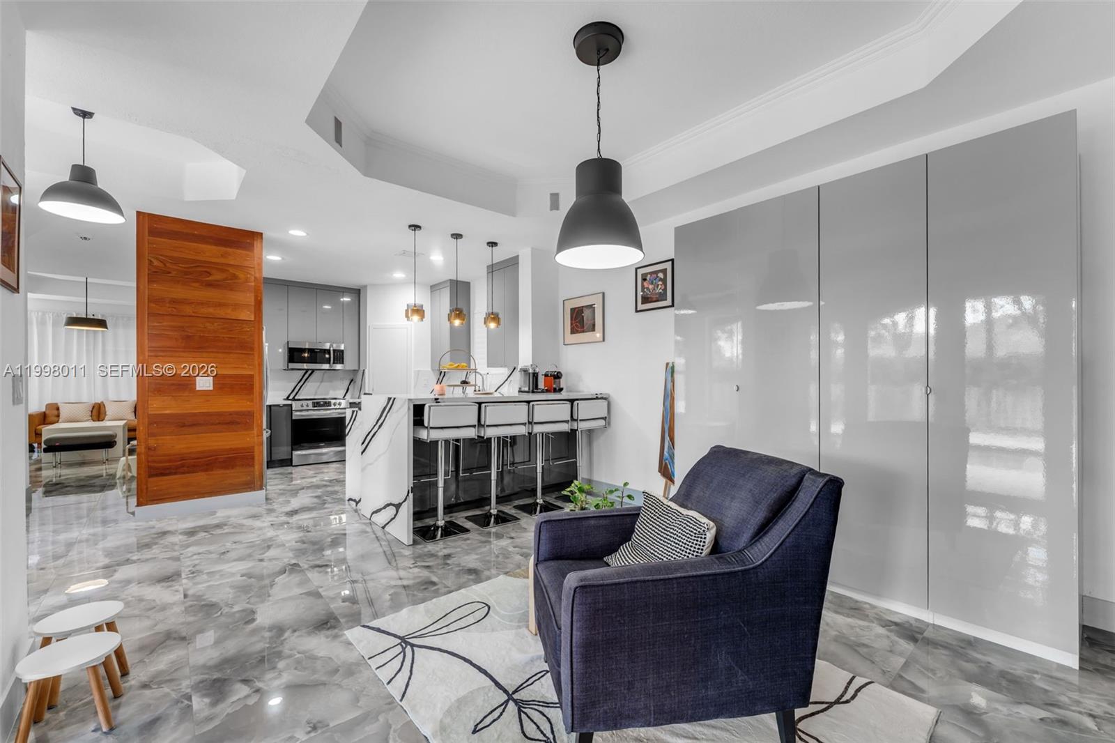 KARENERO FALLS - Residential