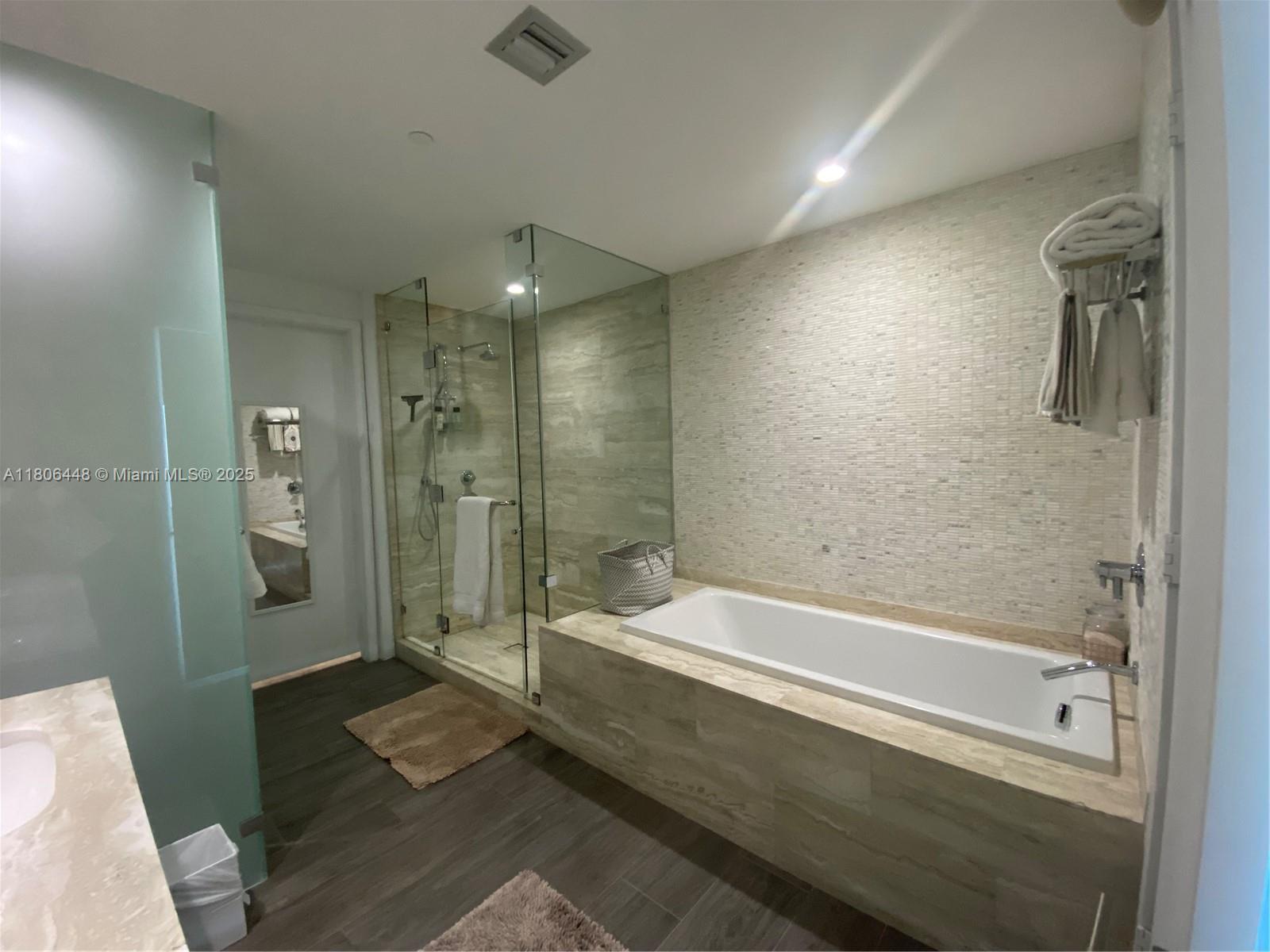 BISCAYNE BEACH CONDO - Residential