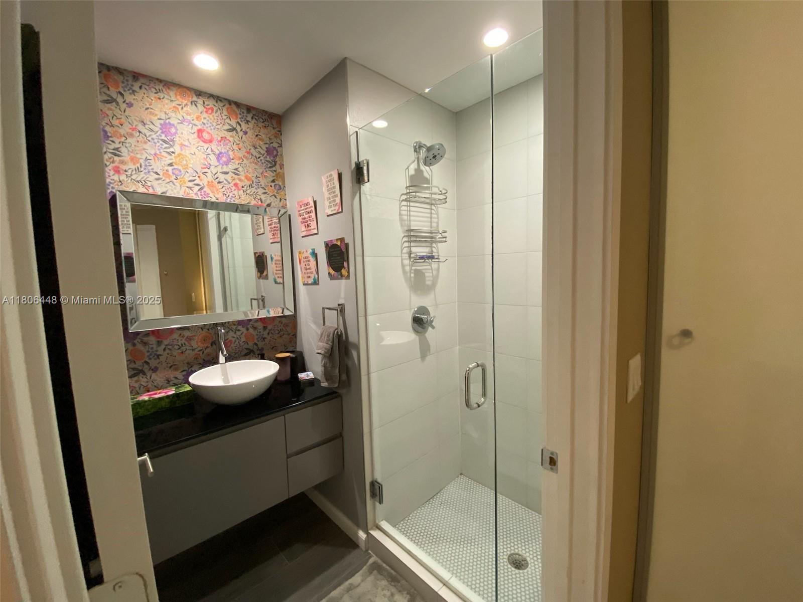 BISCAYNE BEACH CONDO - Residential