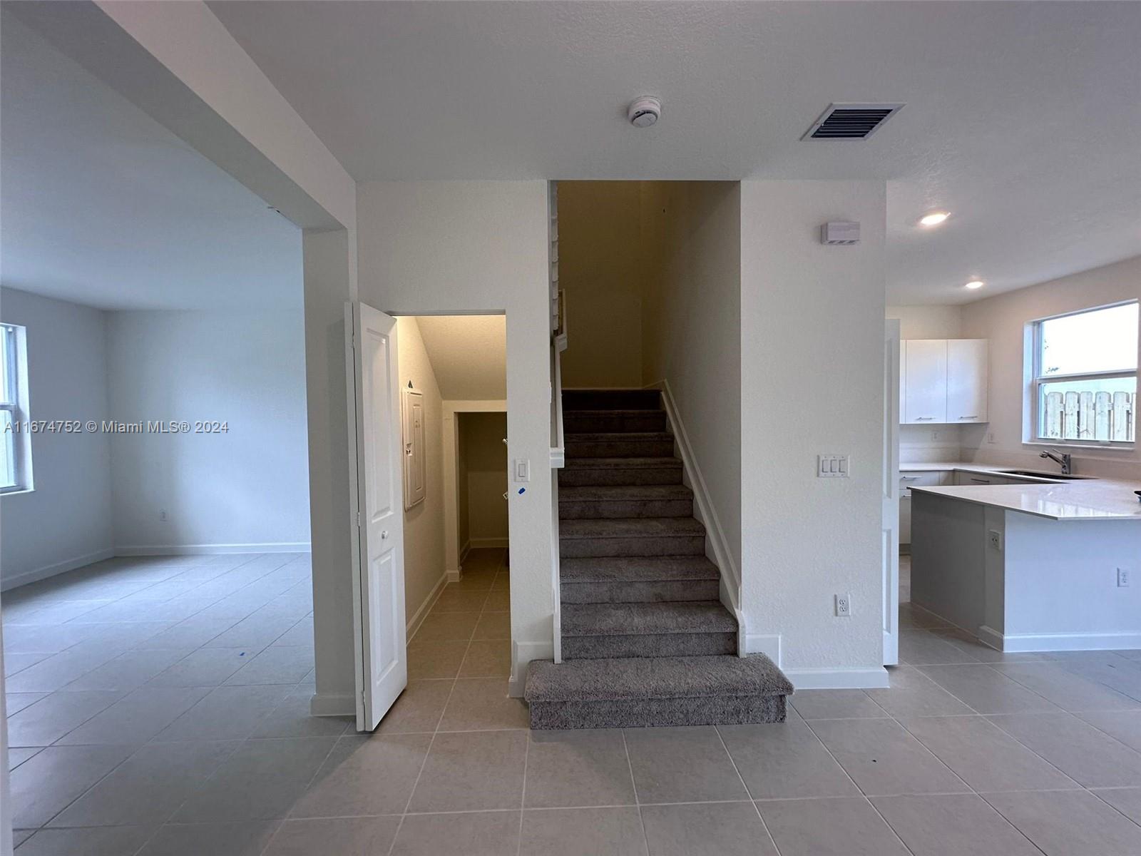 GOLF PARK SEC 1 - Residential Lease