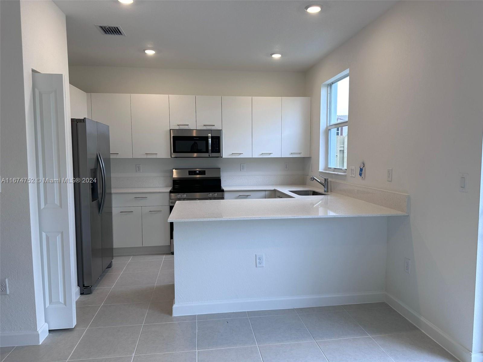 GOLF PARK SEC 1 - Residential Lease