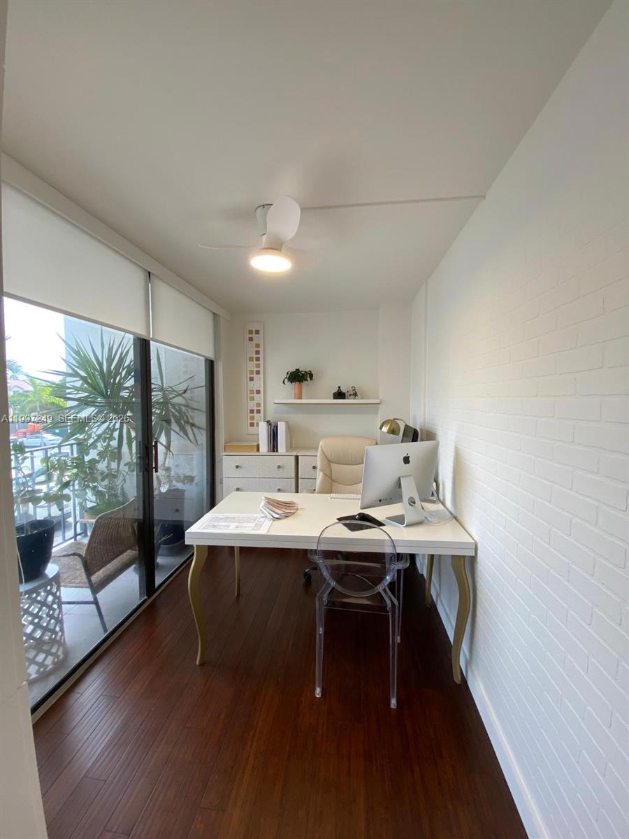 200 LESLIE CONDO - Residential