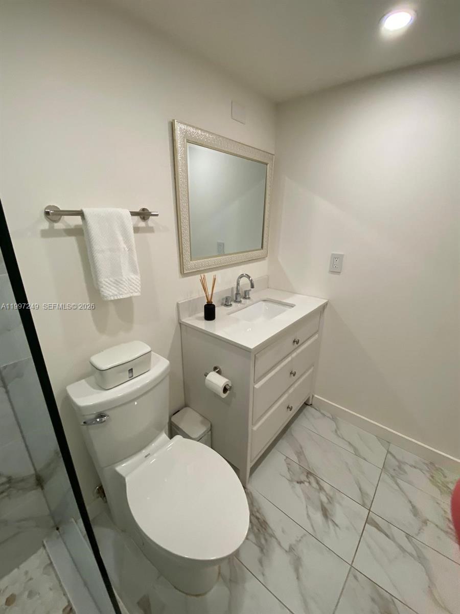 200 LESLIE CONDO - Residential