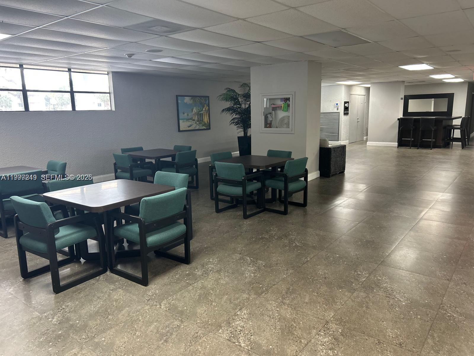 200 LESLIE CONDO - Residential