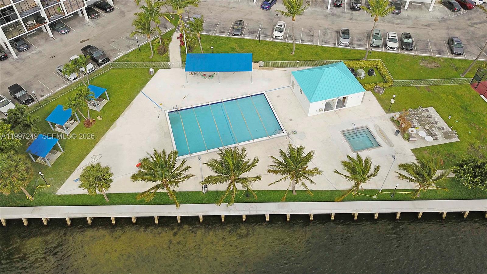 200 LESLIE CONDO - Residential