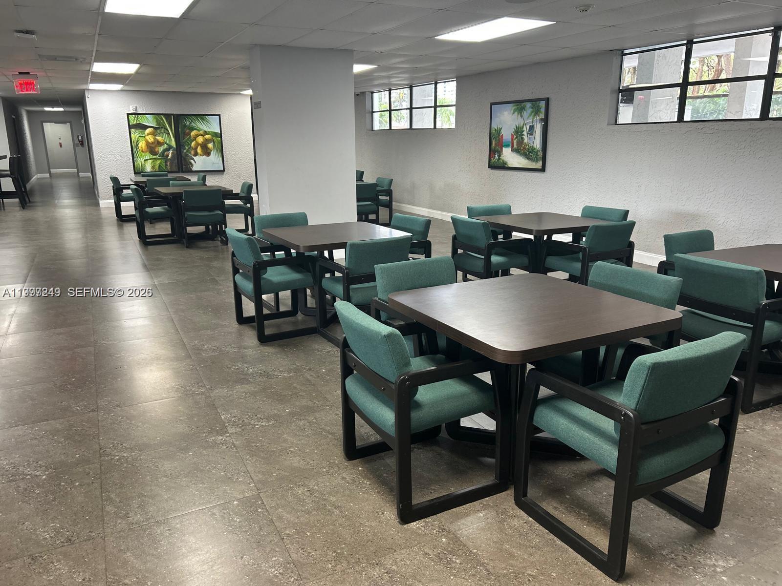 200 LESLIE CONDO - Residential