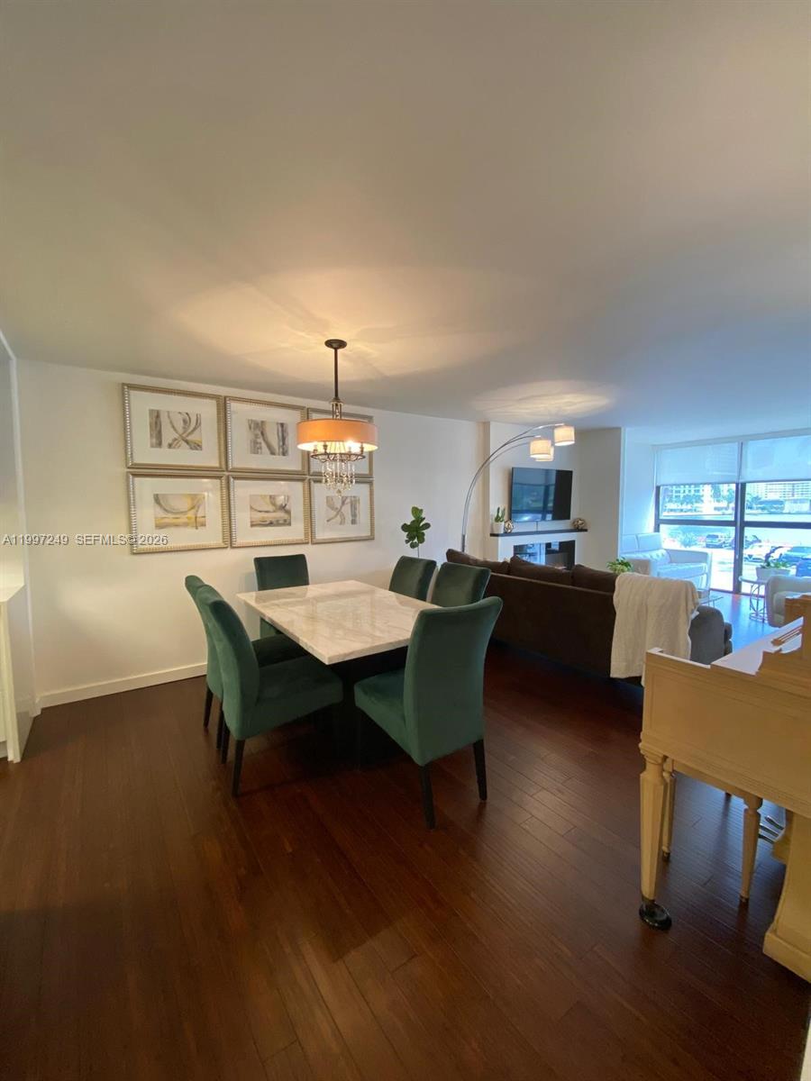 200 LESLIE CONDO - Residential