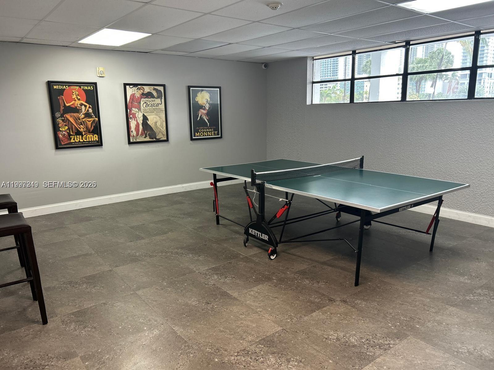 200 LESLIE CONDO - Residential