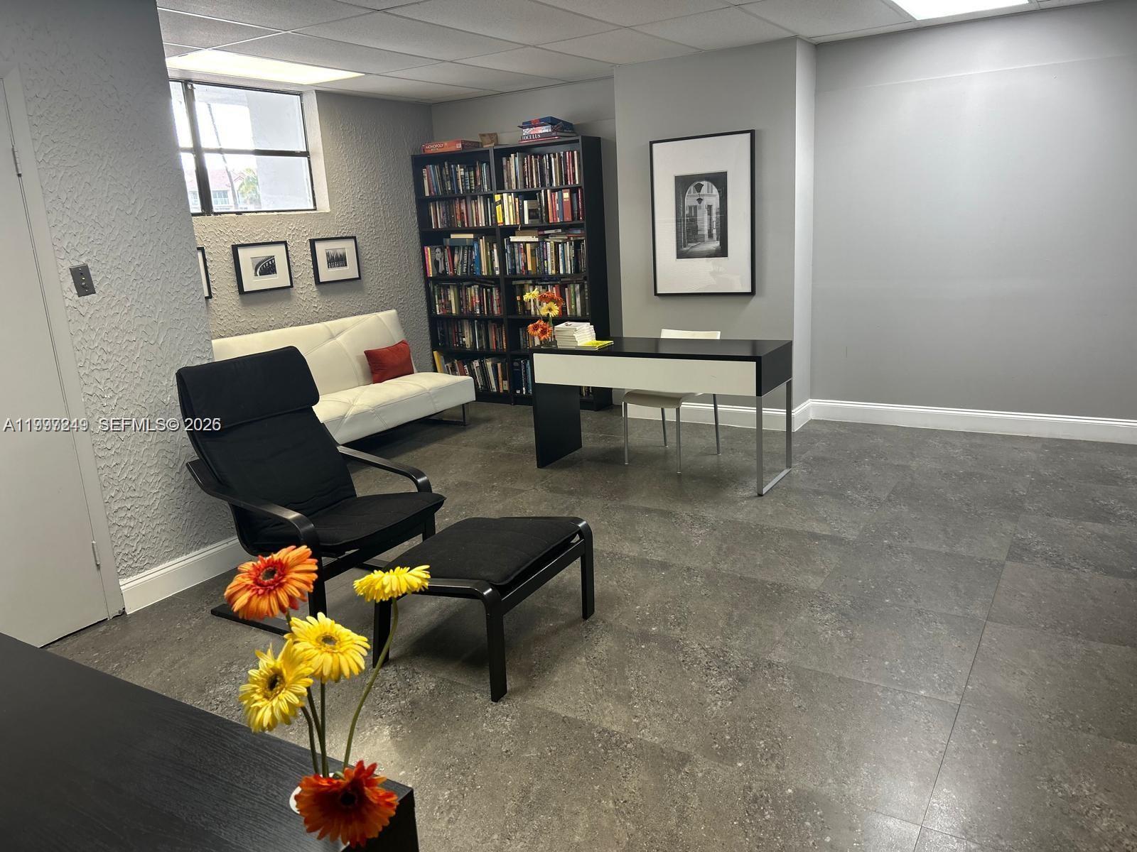 200 LESLIE CONDO - Residential