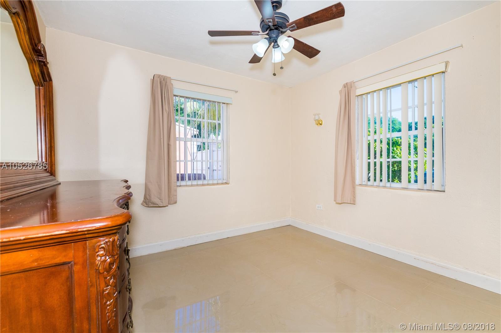 BISCAYNE HIGHLANDS - Residential