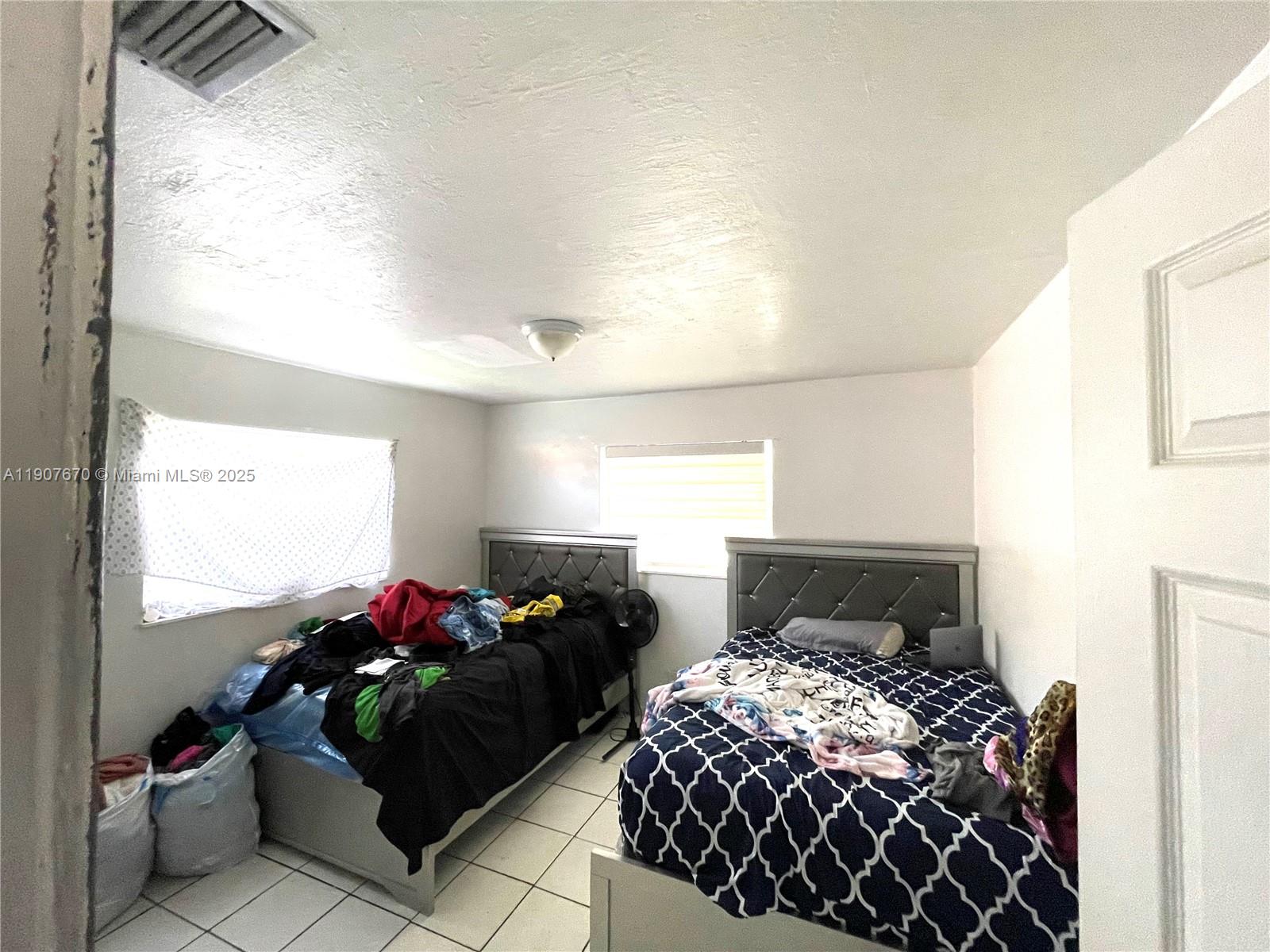 LAUDERHILL MANOR - Residential Lease