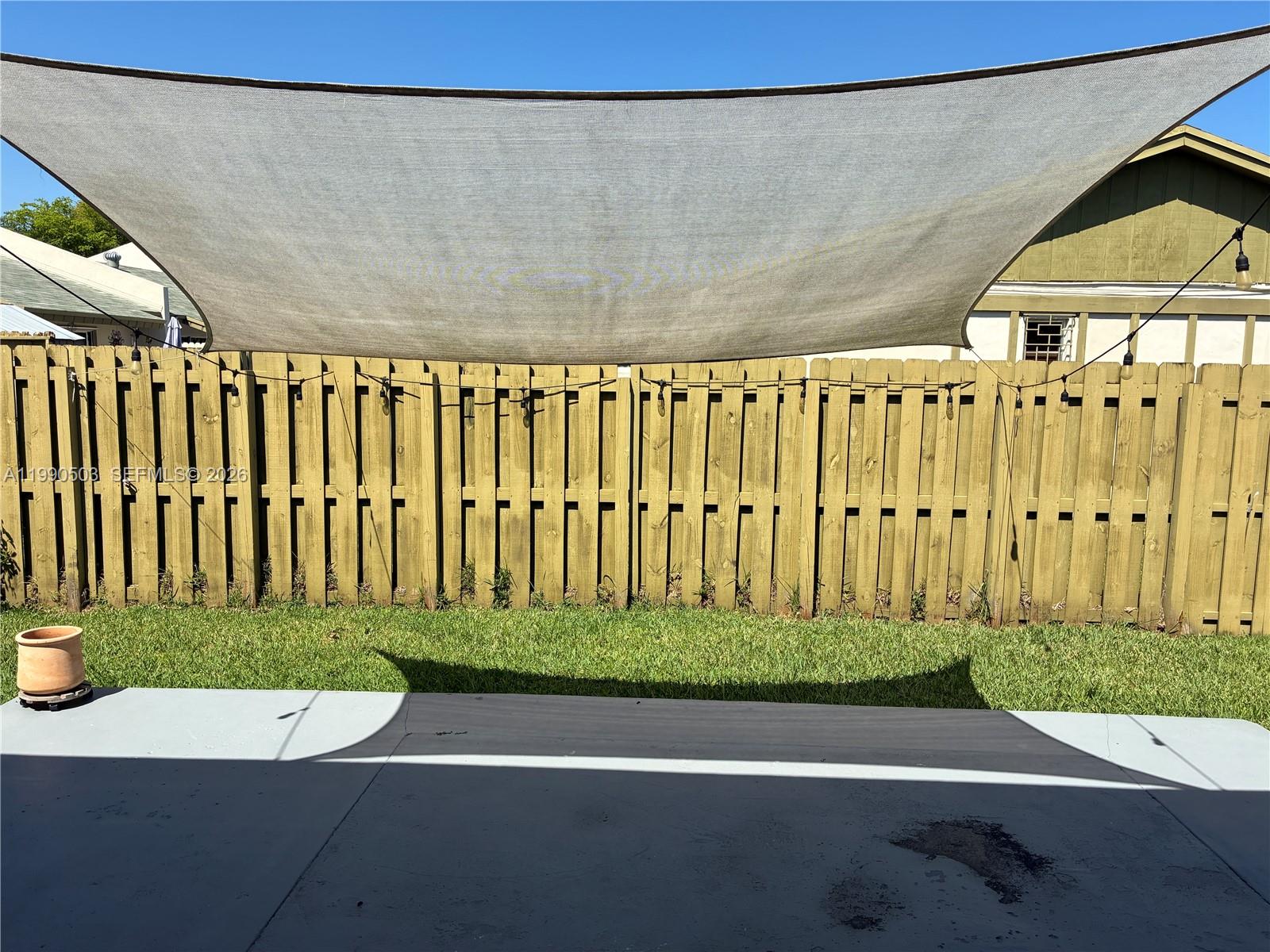 DEVON-AIRE VILLAS SEC 2 - Residential Lease