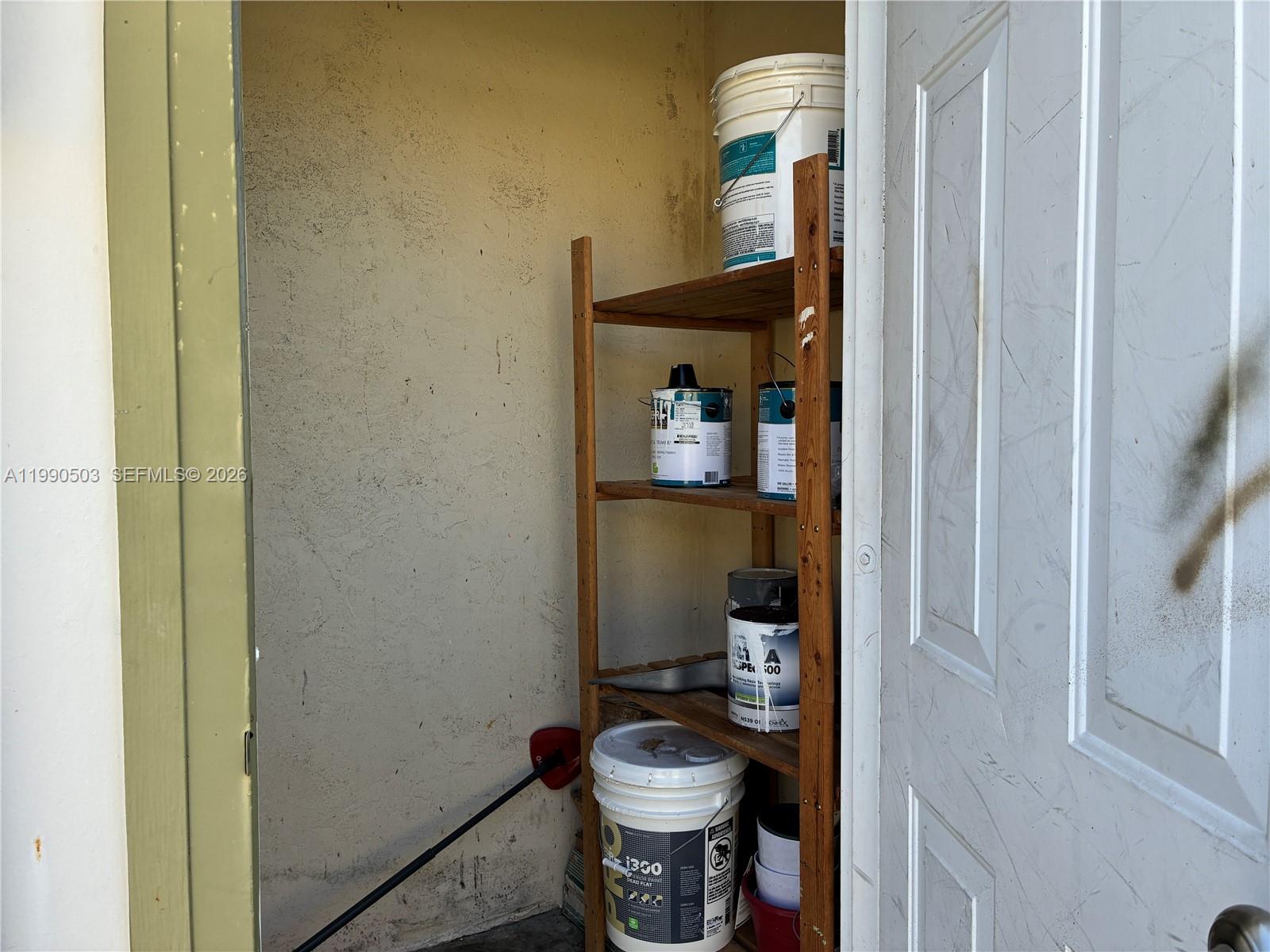 DEVON-AIRE VILLAS SEC 2 - Residential Lease