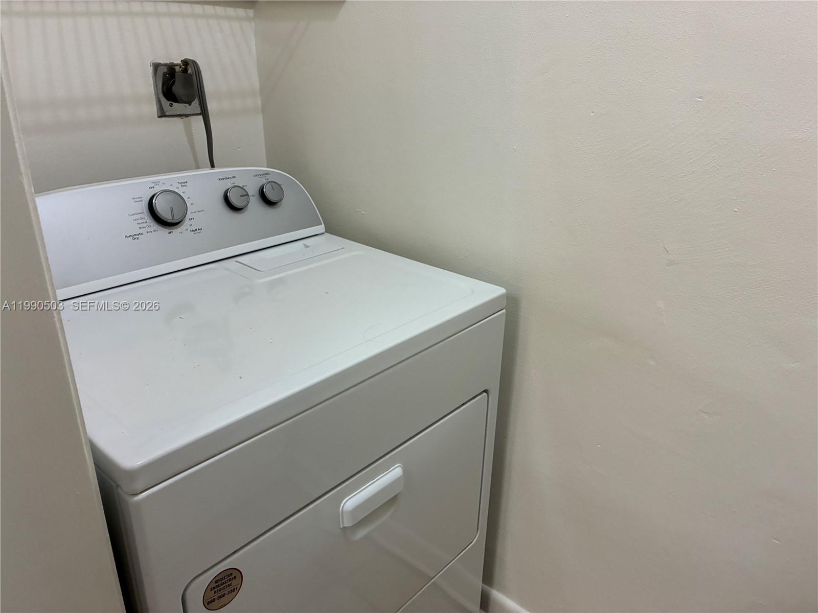 DEVON-AIRE VILLAS SEC 2 - Residential Lease