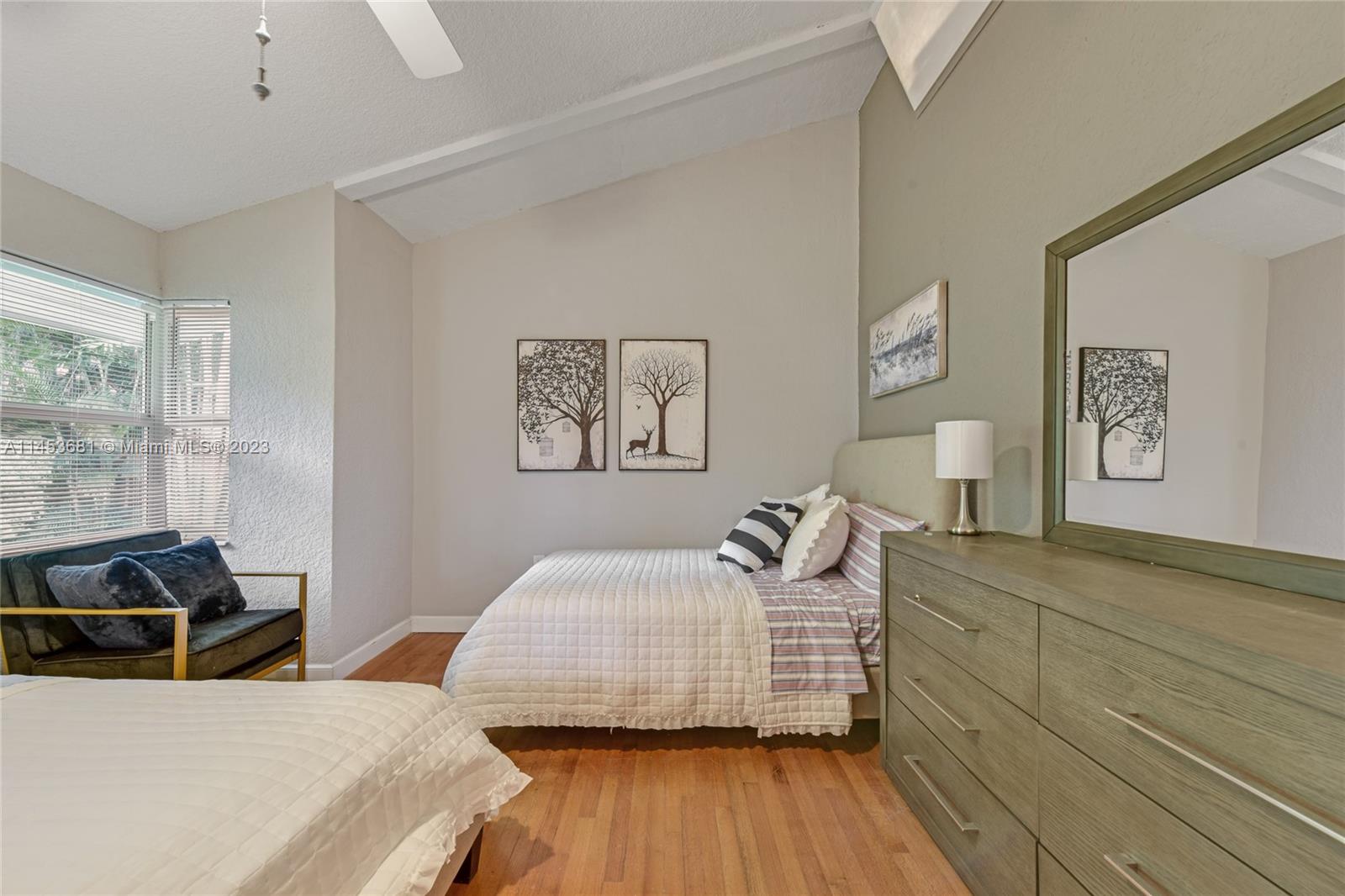 LAUDERDALE GROVES AMEND - Residential