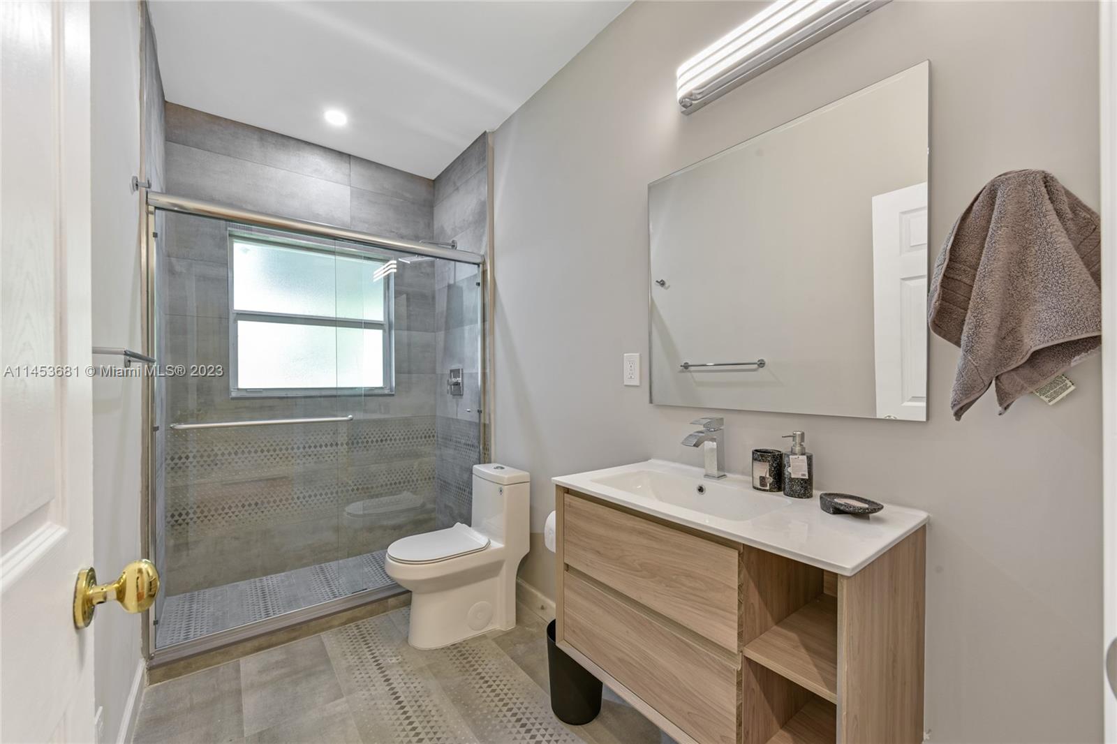LAUDERDALE GROVES AMEND - Residential