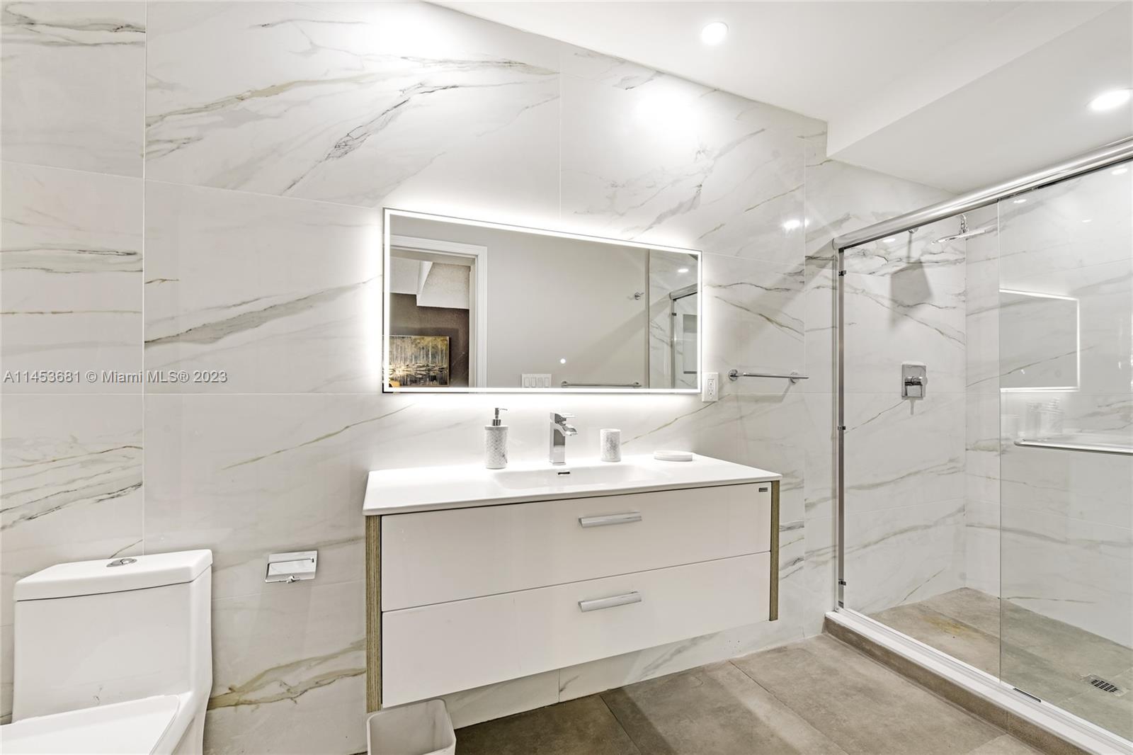 LAUDERDALE GROVES AMEND - Residential