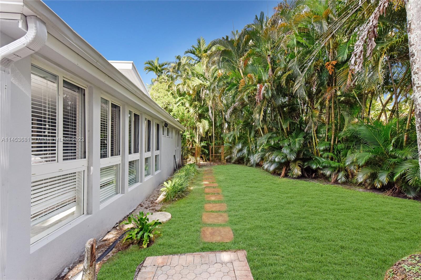 LAUDERDALE GROVES AMEND - Residential