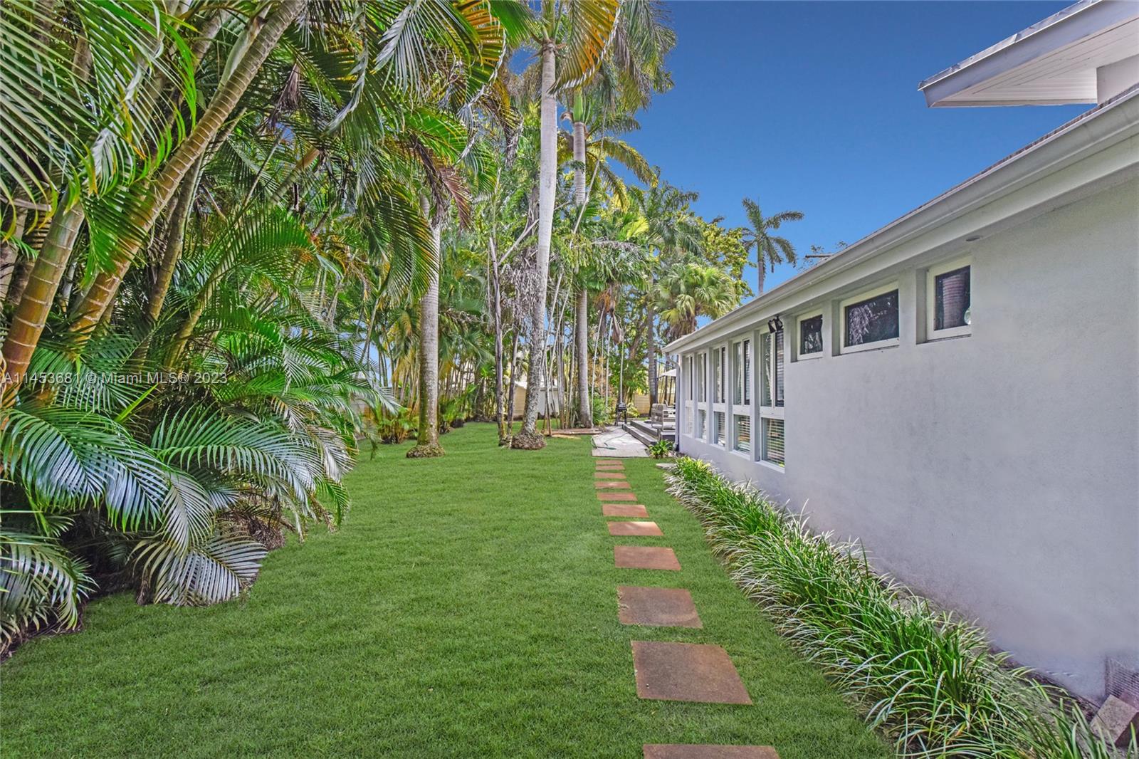 LAUDERDALE GROVES AMEND - Residential