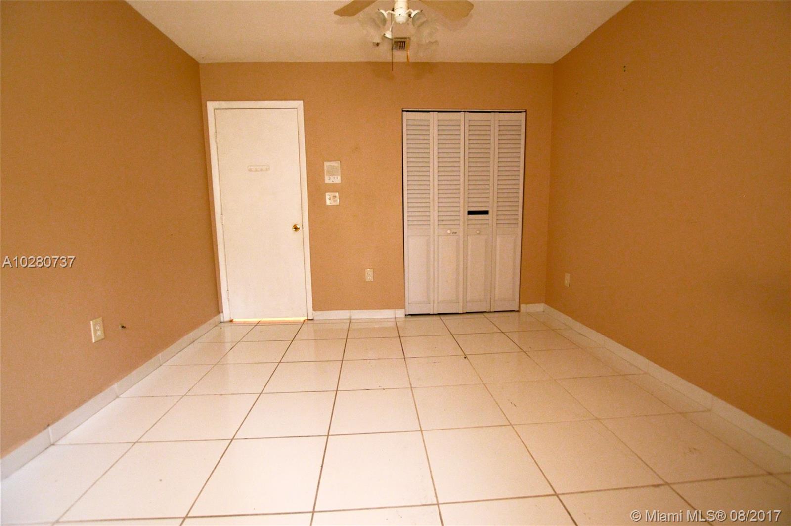 Country Lake Manor Sec 02 - Residential