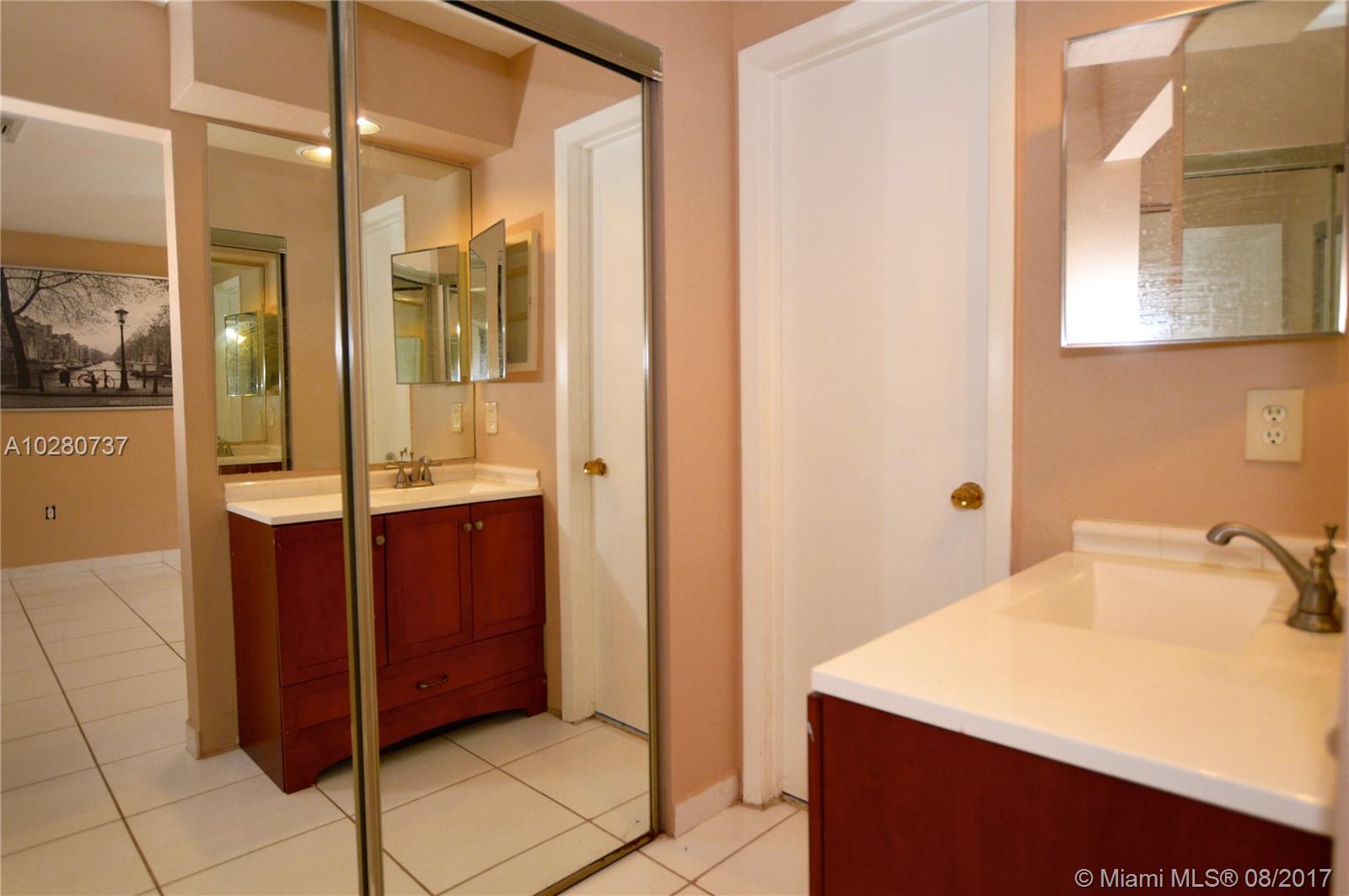 Country Lake Manor Sec 02 - Residential