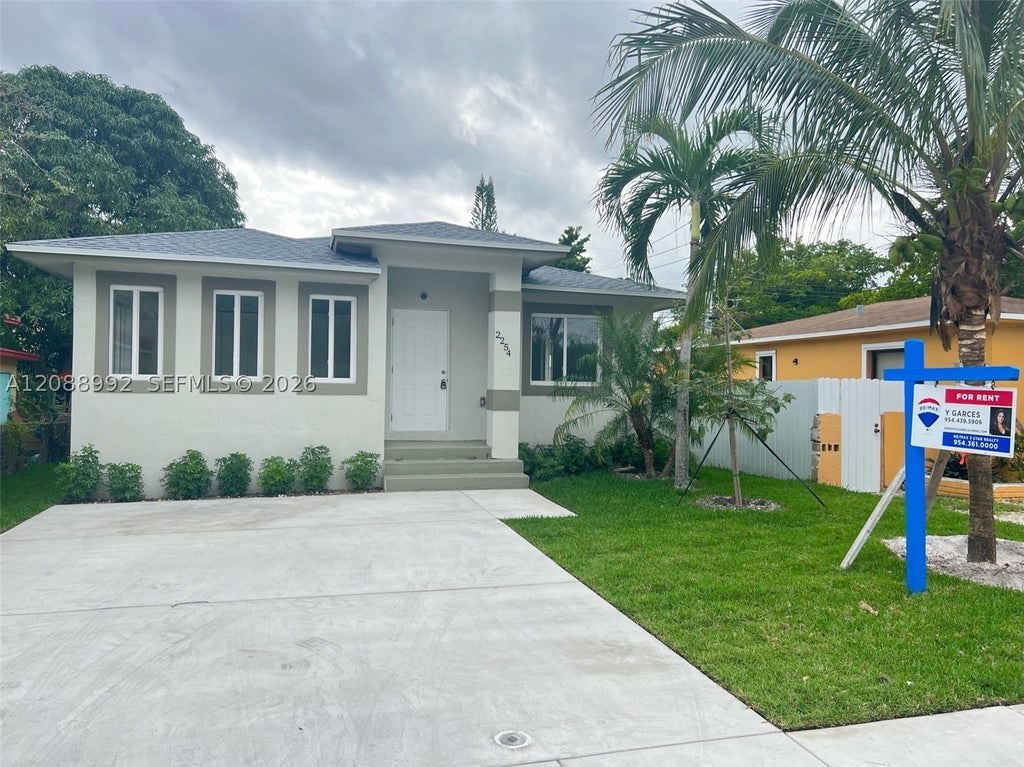 Photo of 2254 Cody St, Hollywood, FL 33020 (MLS # A12088992)