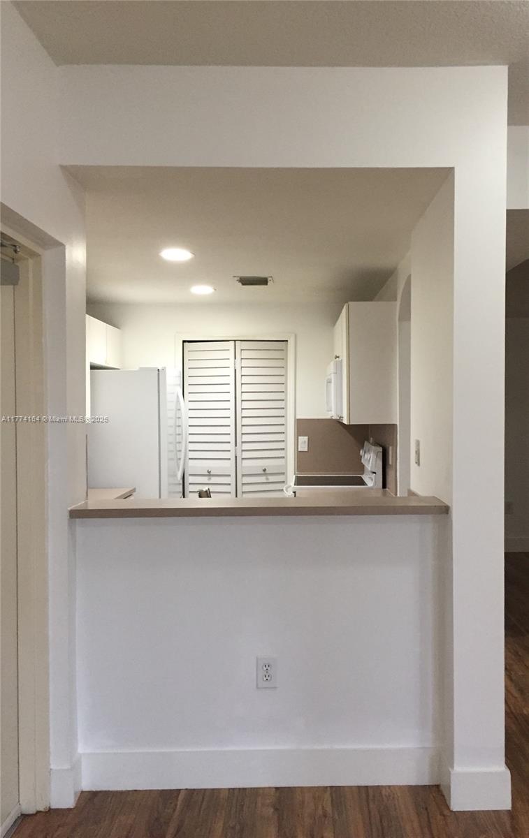 6740 Nw 114th Ave 702, Doral, Miami-Dade County, Florida - 2 Bedrooms  
2 Bathrooms - 
