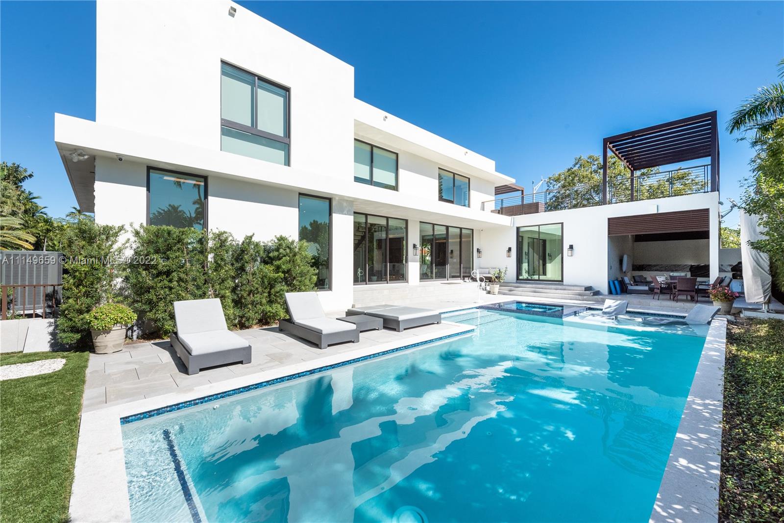 LA GORCE GOLF SUB - Residential