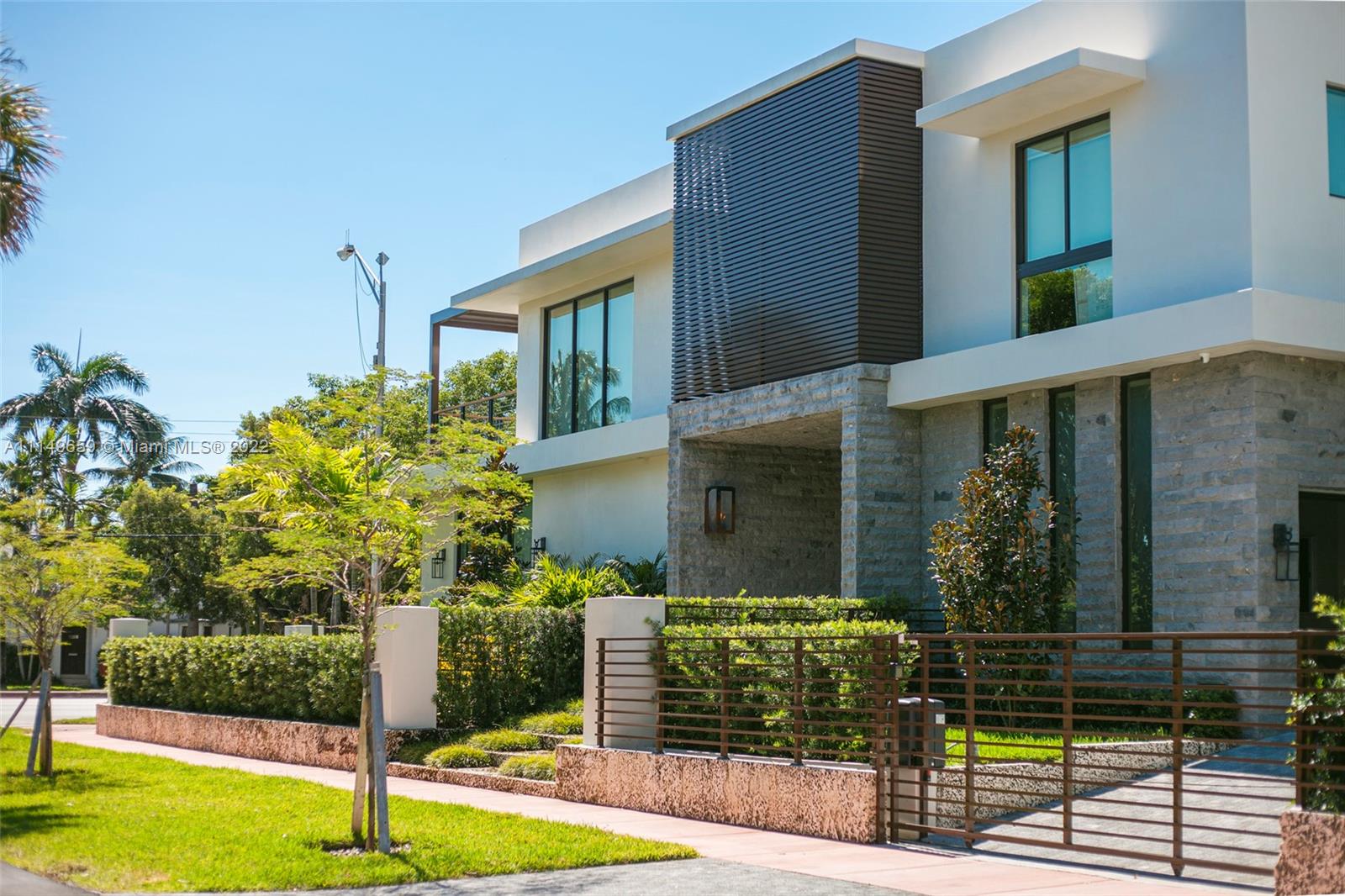 LA GORCE GOLF SUB - Residential