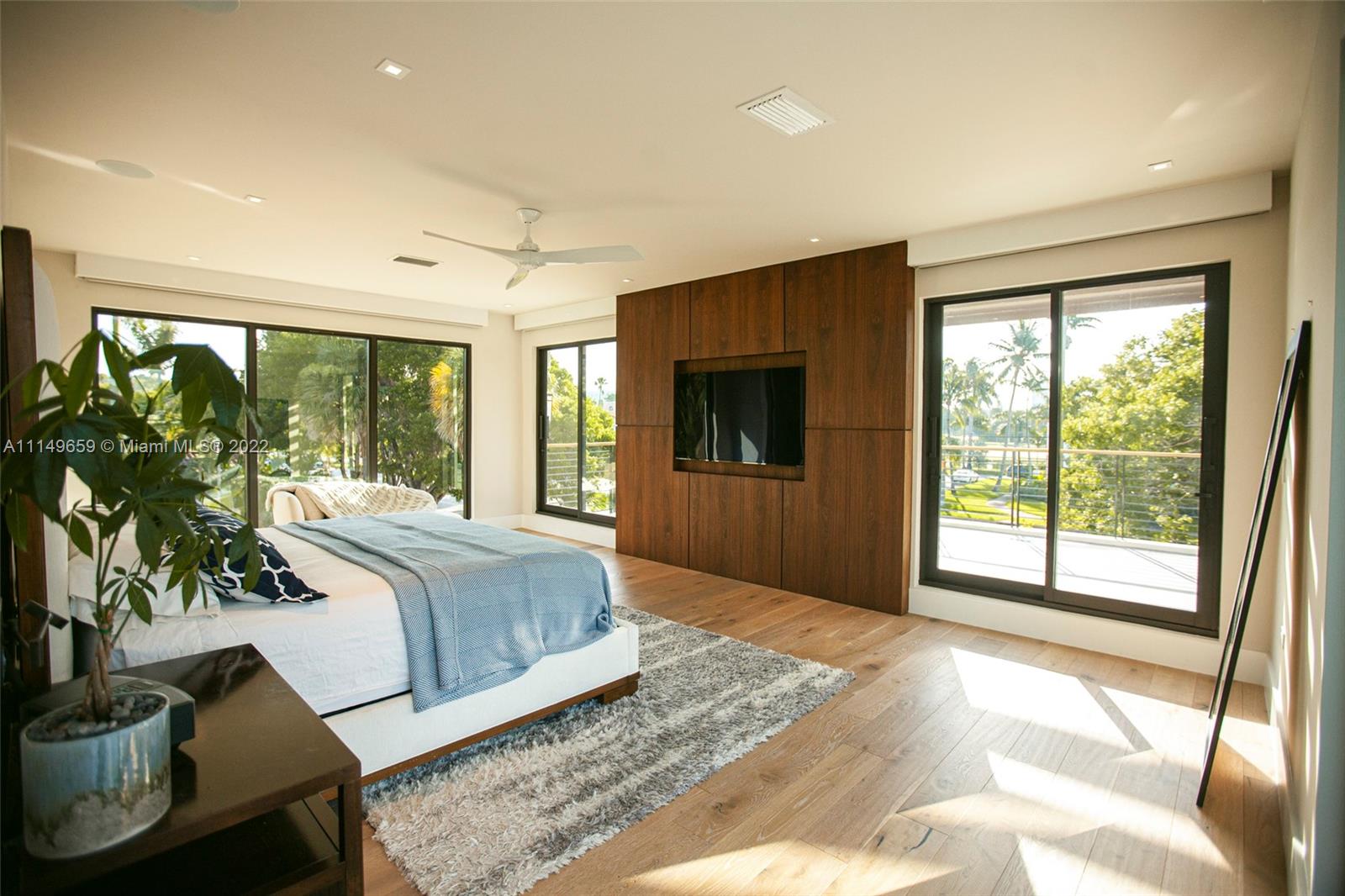 LA GORCE GOLF SUB - Residential