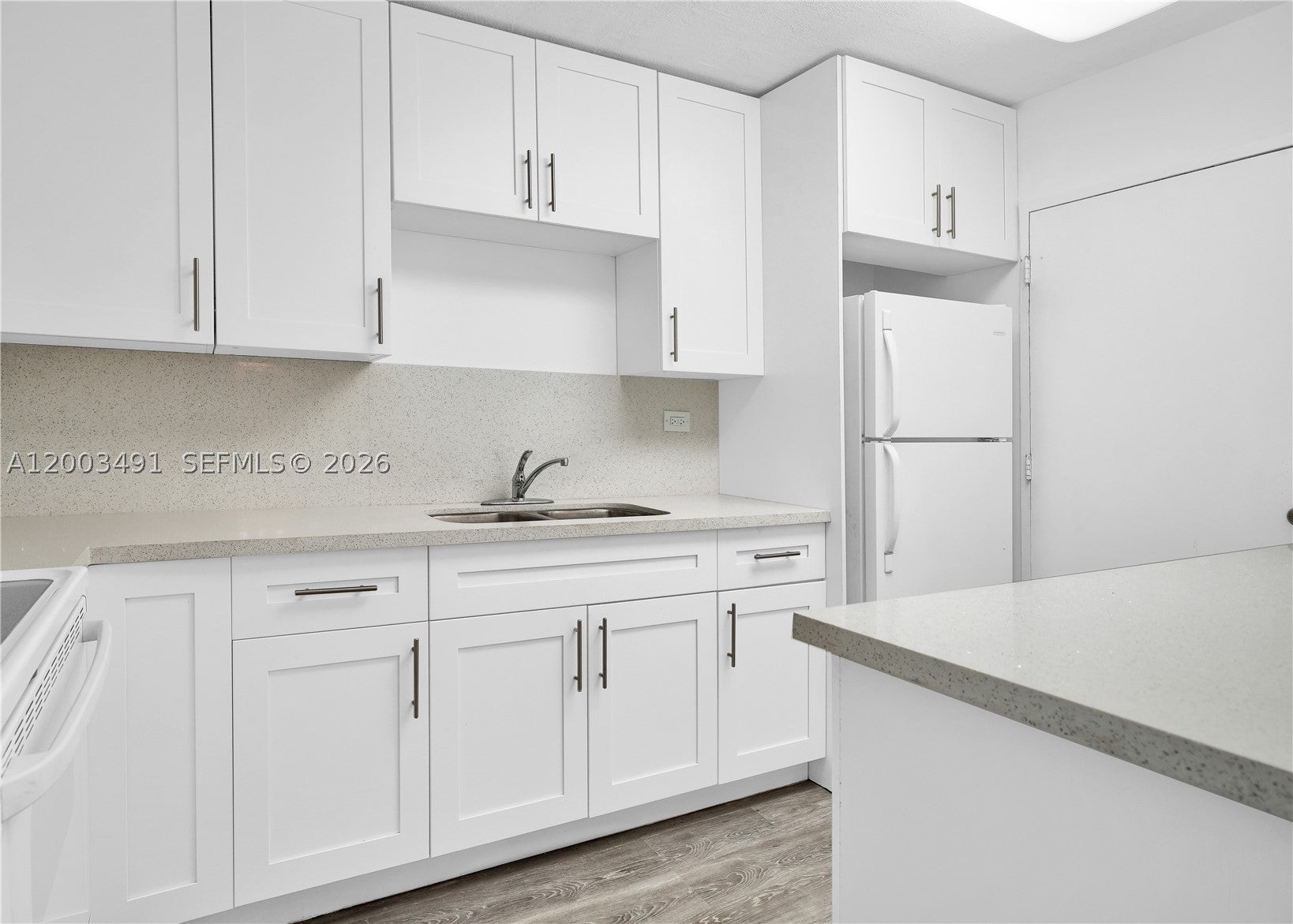 5555 Collins Ave 3C