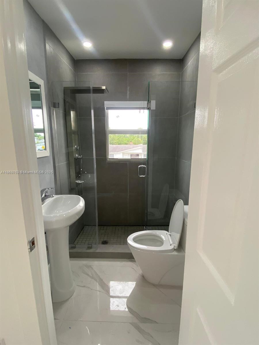 HOLLYWOOD SOUTH SIDE ADD - Residential Lease