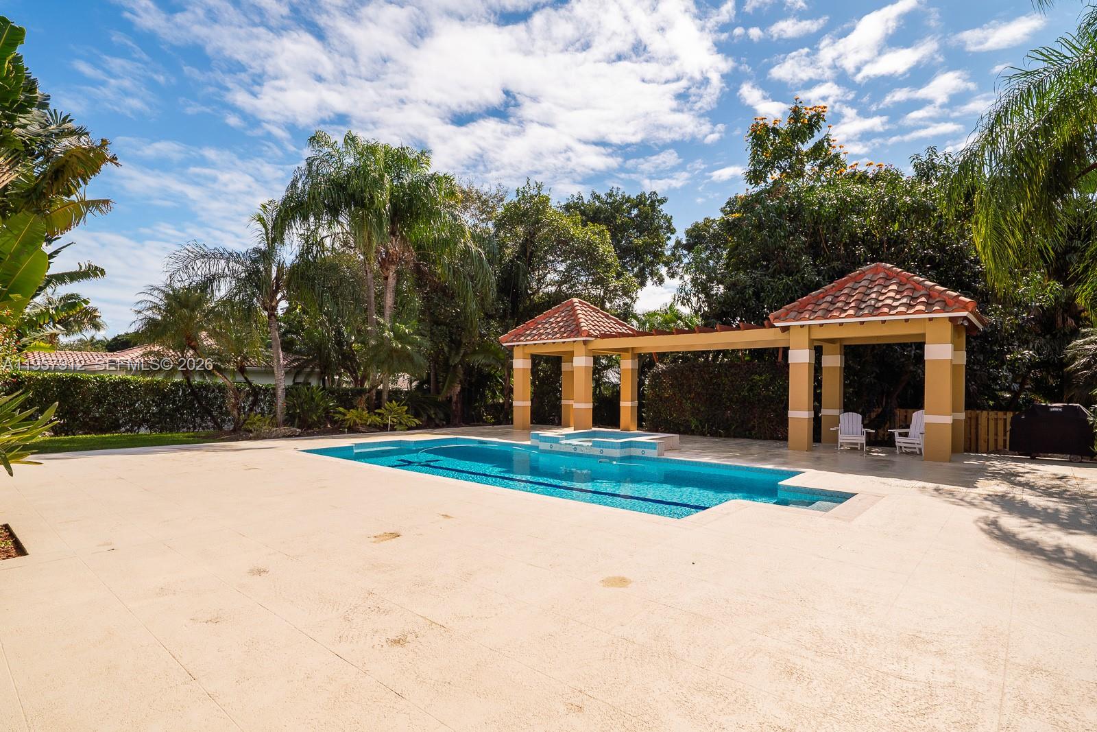 ROCKDALE ESTATES - Residential Lease