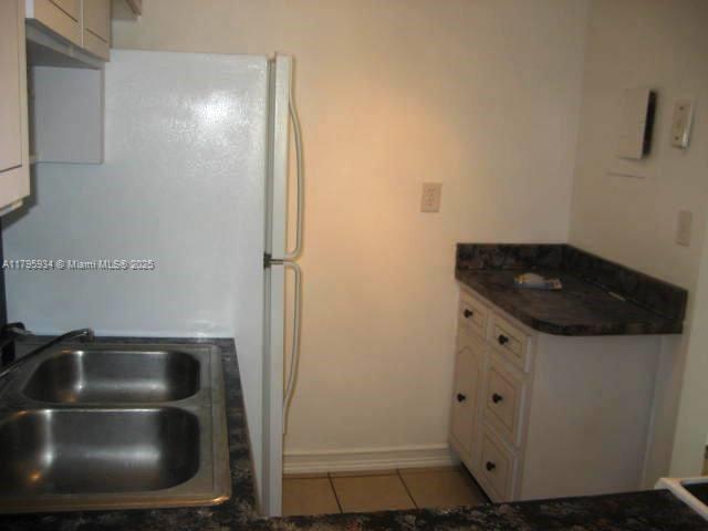 10387 N Kendall Dr R2
