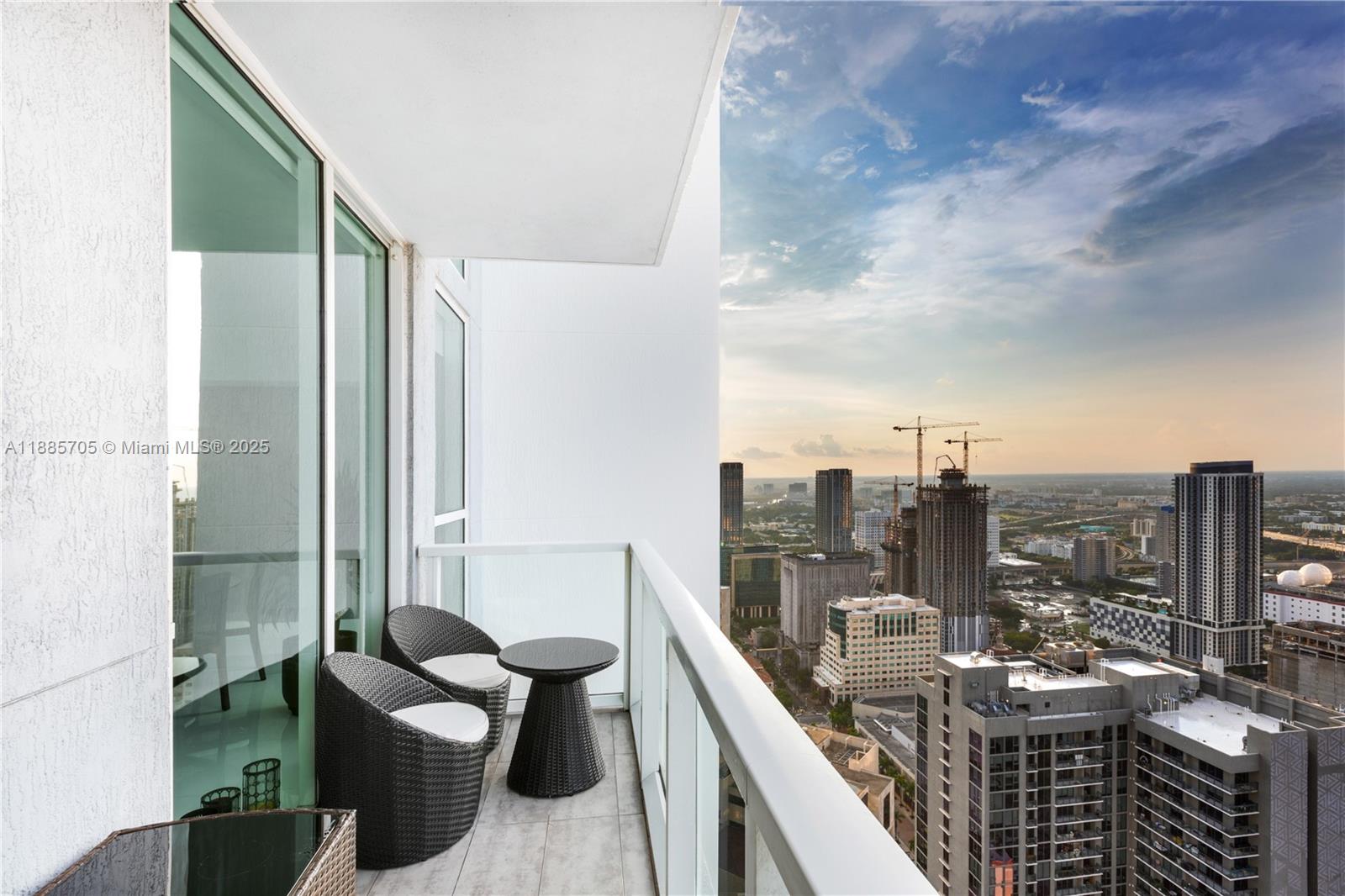 VIZCAYNE NORTH CONDO - Residential Lease