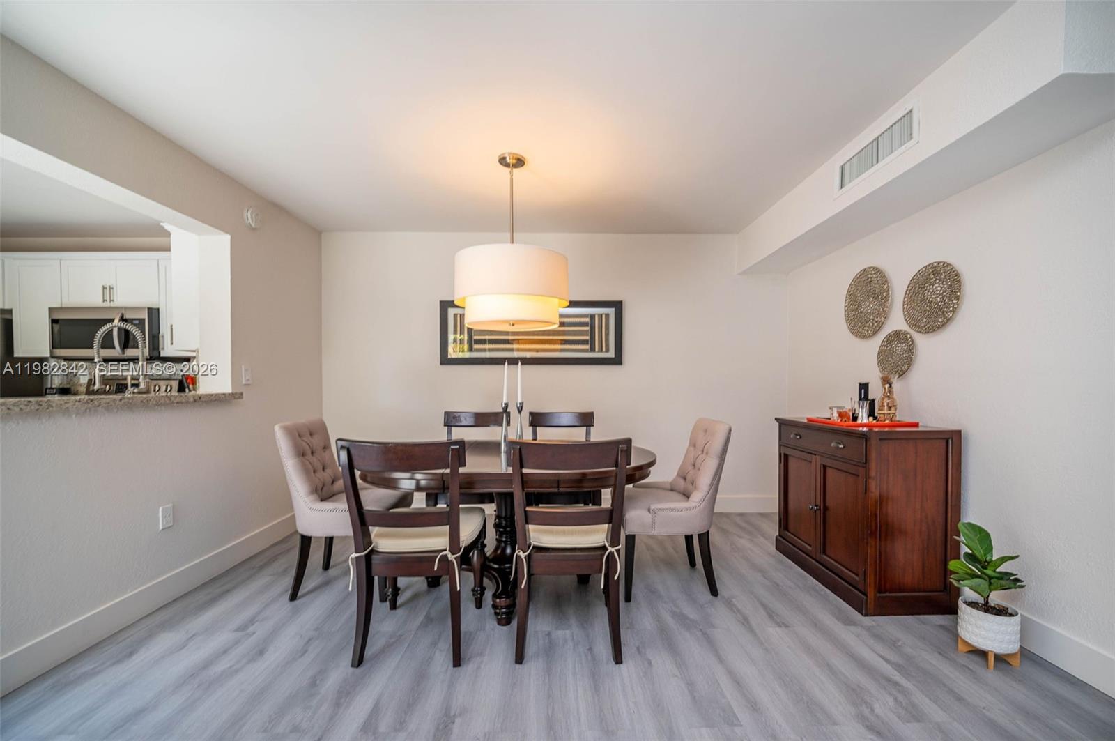 OASIS NO FOUR CONDO - Residential Lease