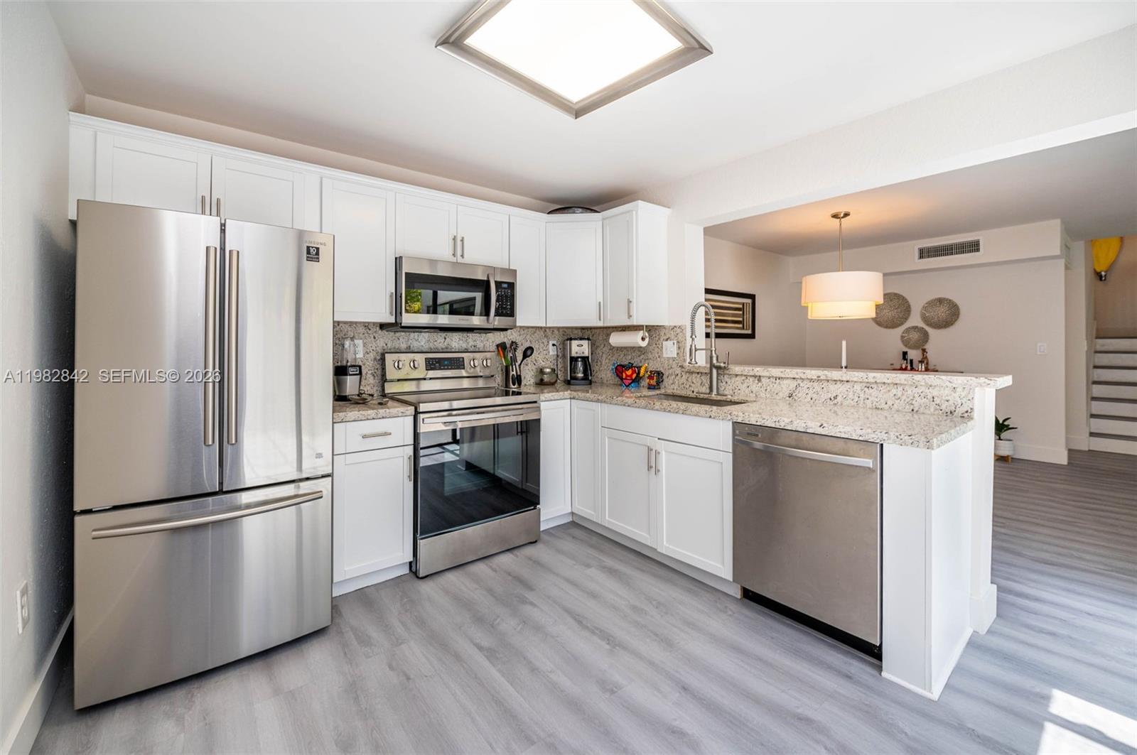 OASIS NO FOUR CONDO - Residential Lease