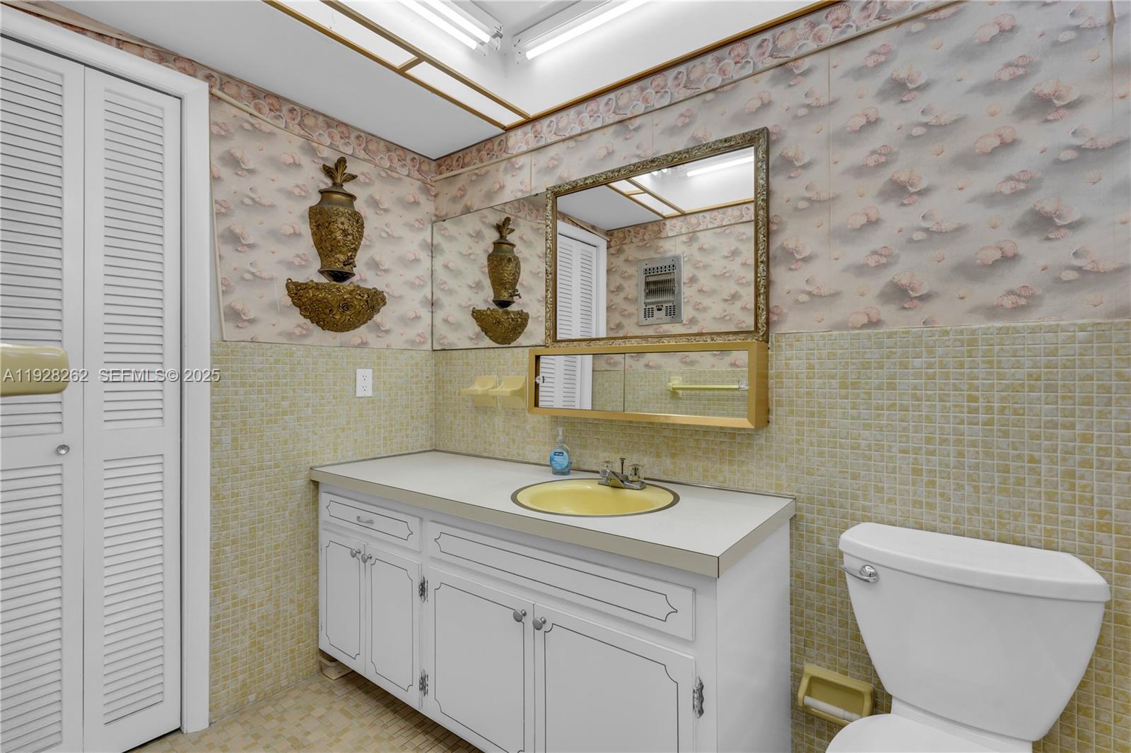 FIRST GULFSTREAM GARDEN - Residential