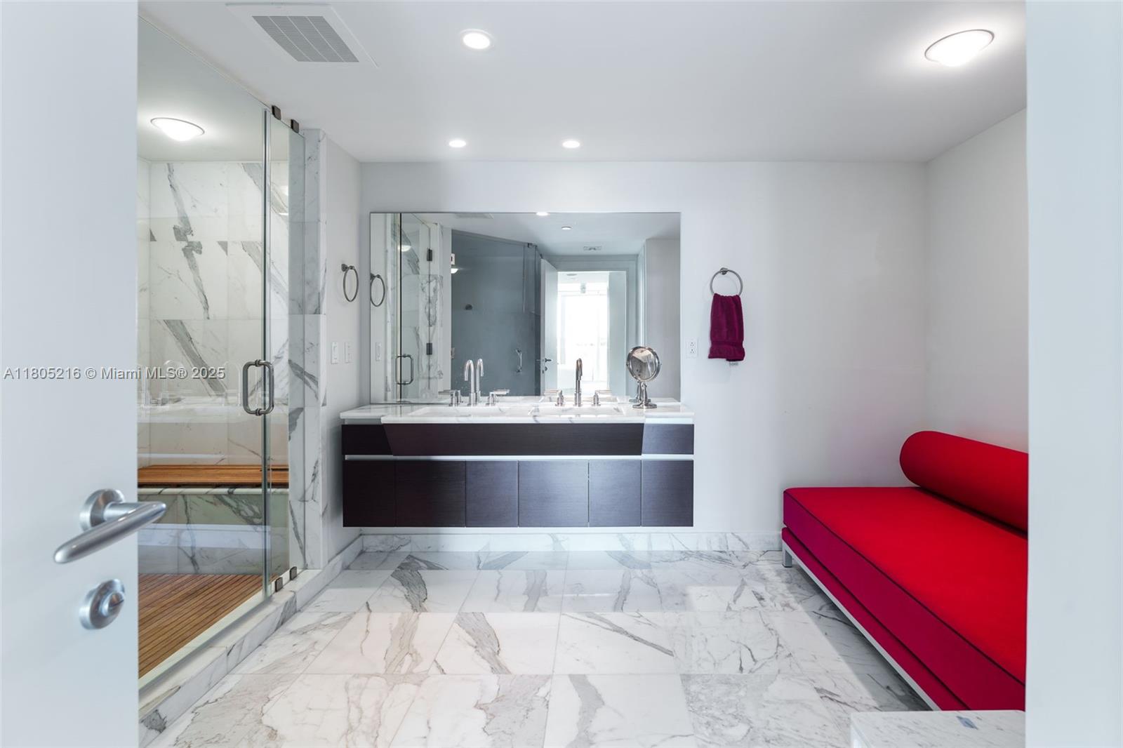GROVENOR HOUSE CONDO - Residential