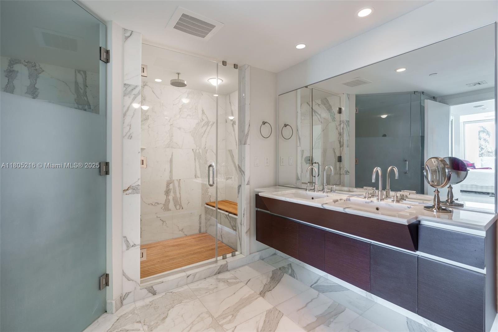 GROVENOR HOUSE CONDO - Residential