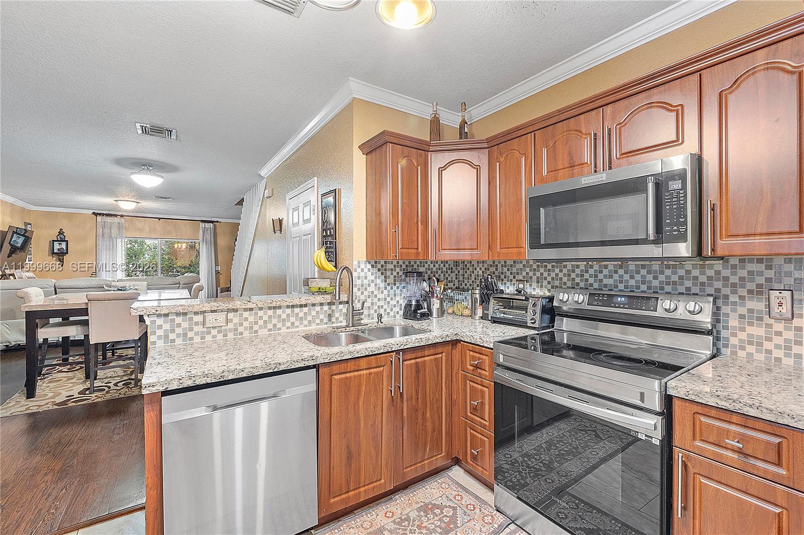 TAMARAC ISLAND CONDOMINIU - Residential