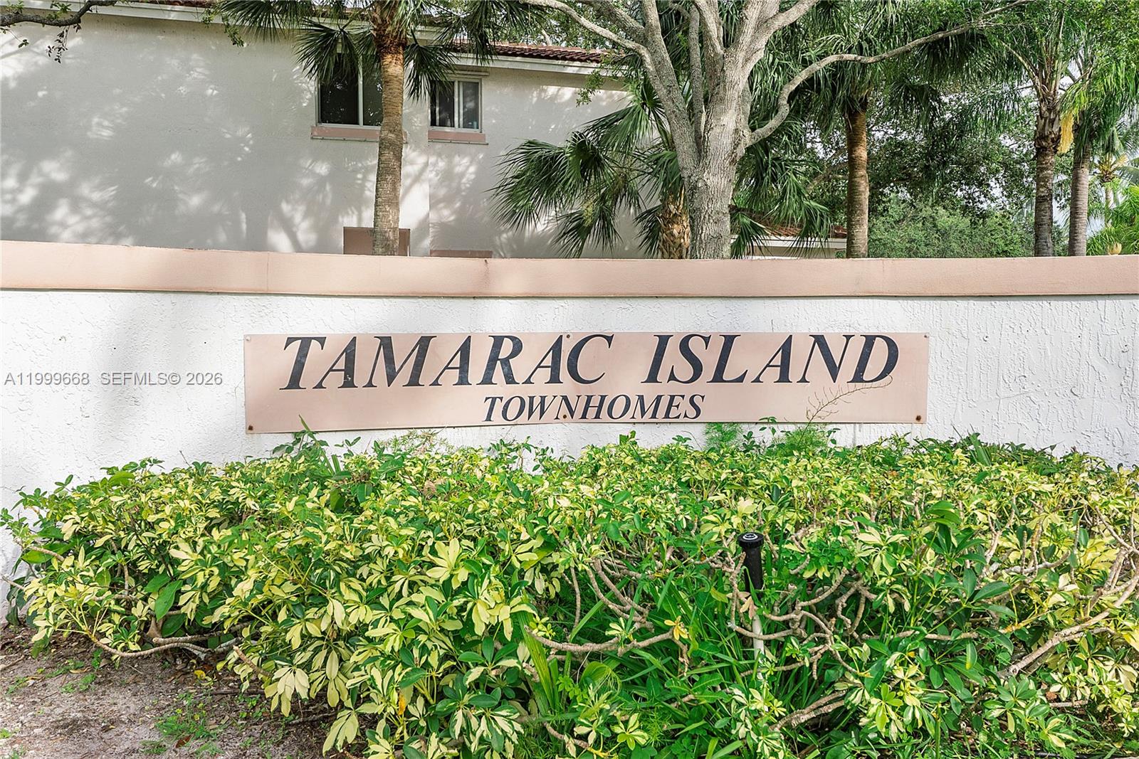 TAMARAC ISLAND CONDOMINIU - Residential