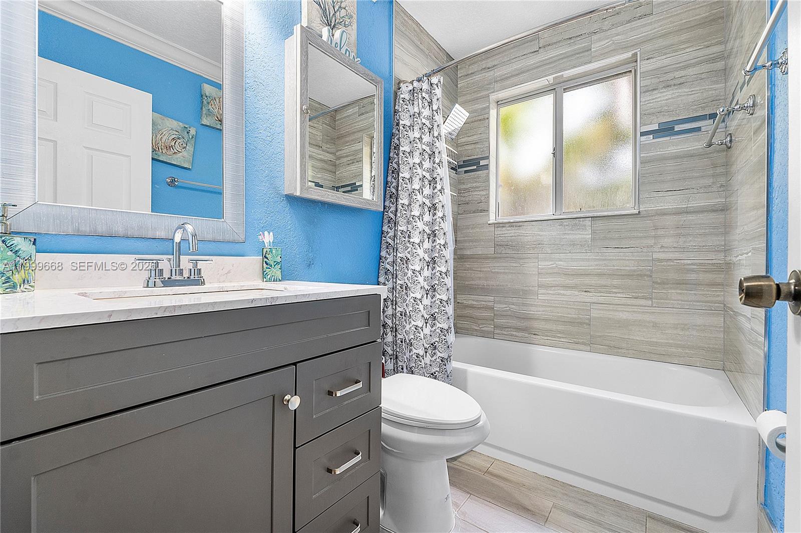 TAMARAC ISLAND CONDOMINIU - Residential