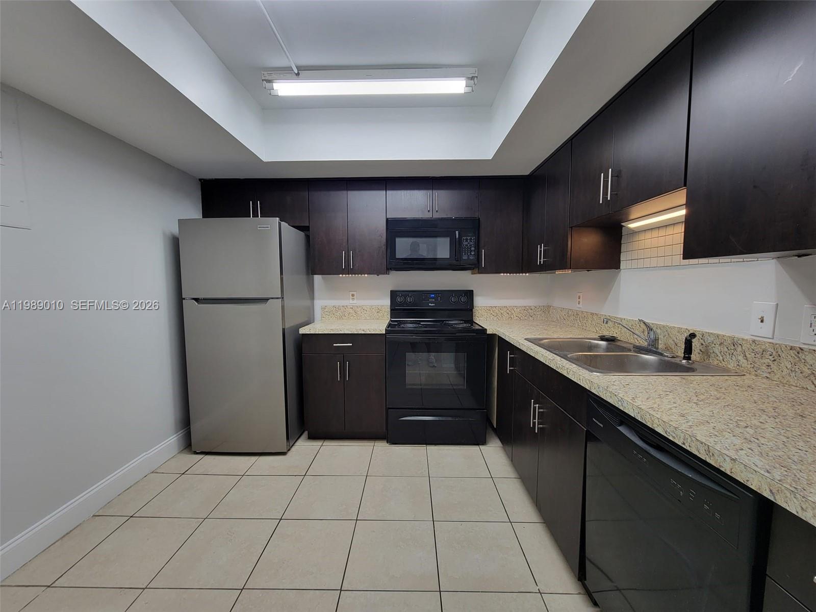 WOODGLEN CONDO - Residential Lease